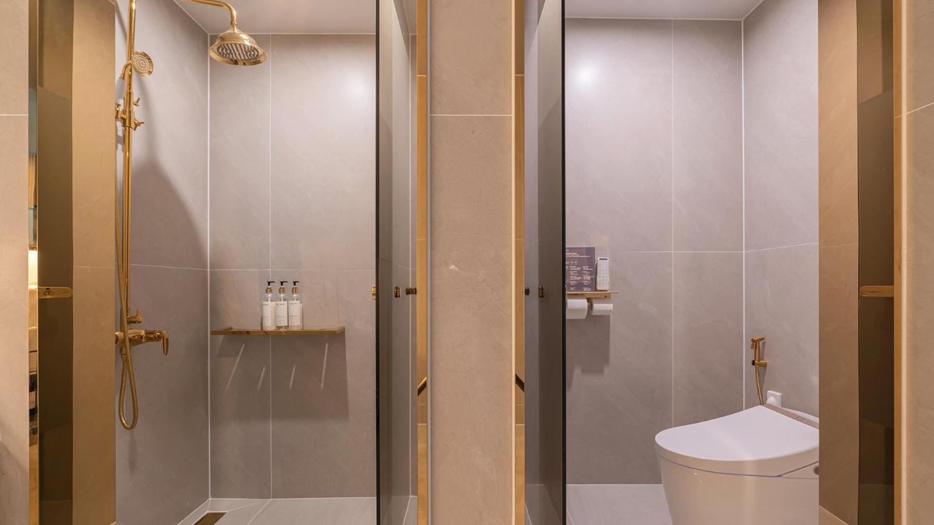 Premium Twin Room with Bridge View