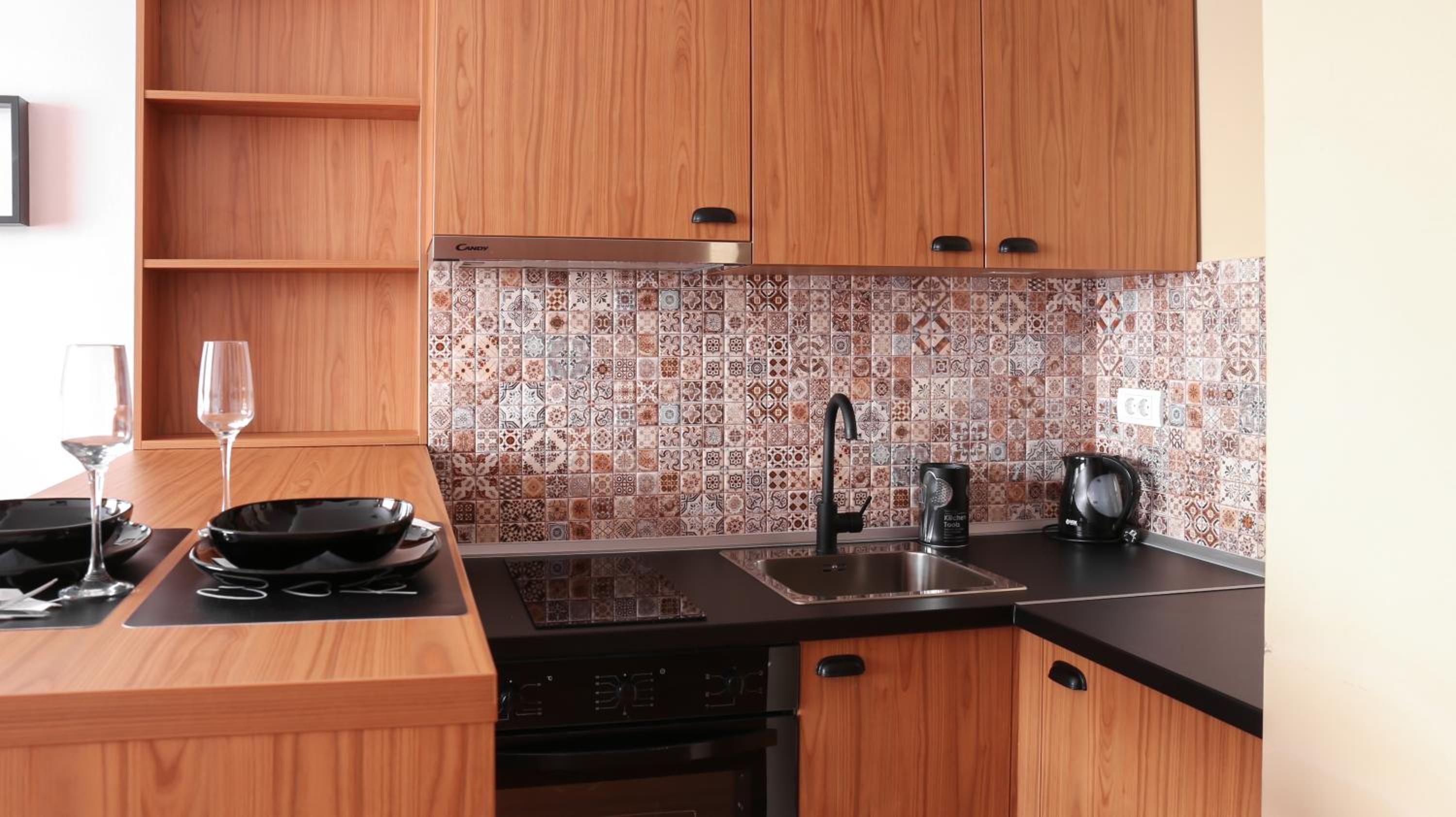 One-Bedroom Apartment with Free Parking