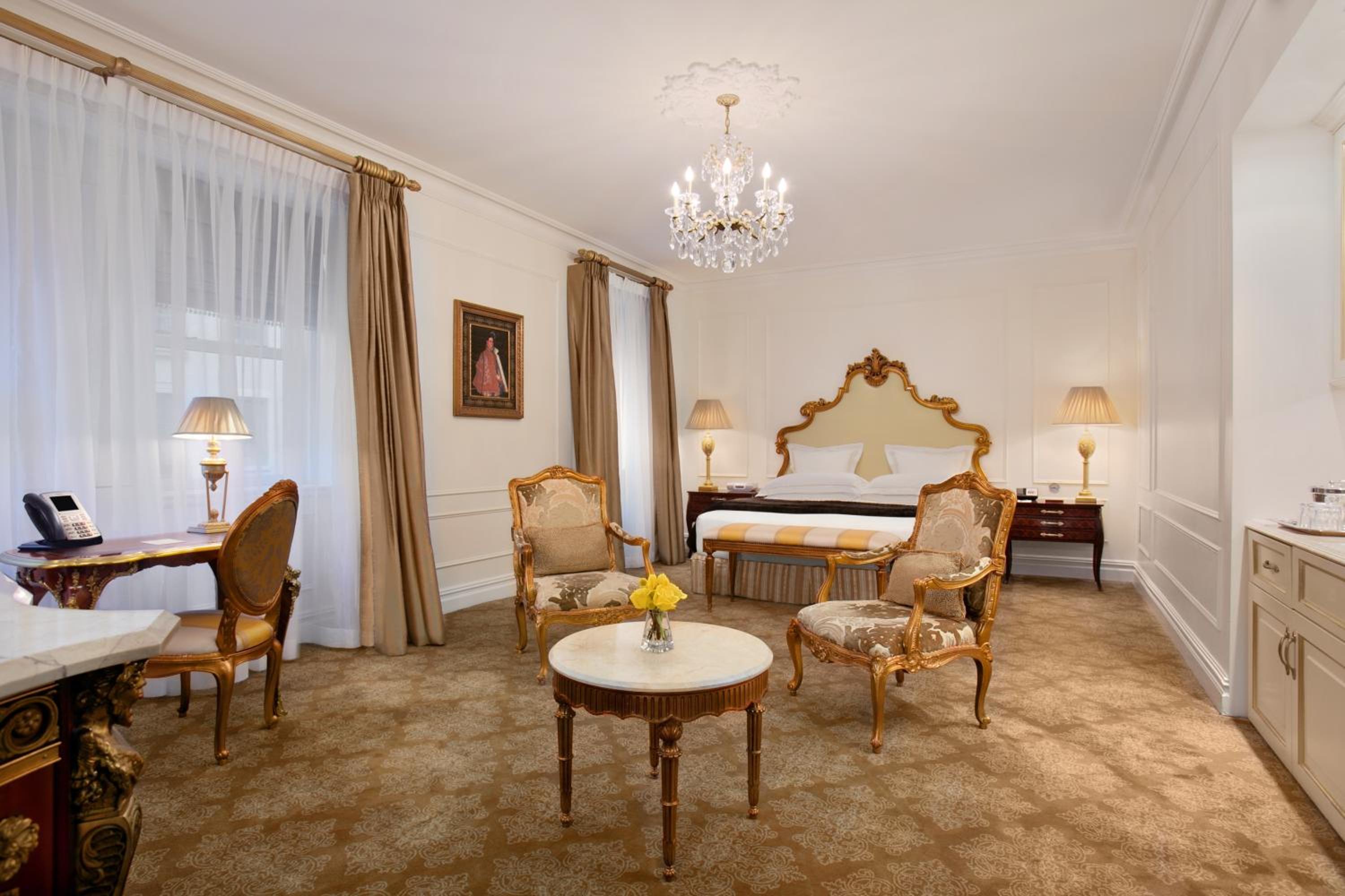 Grand Luxe Room