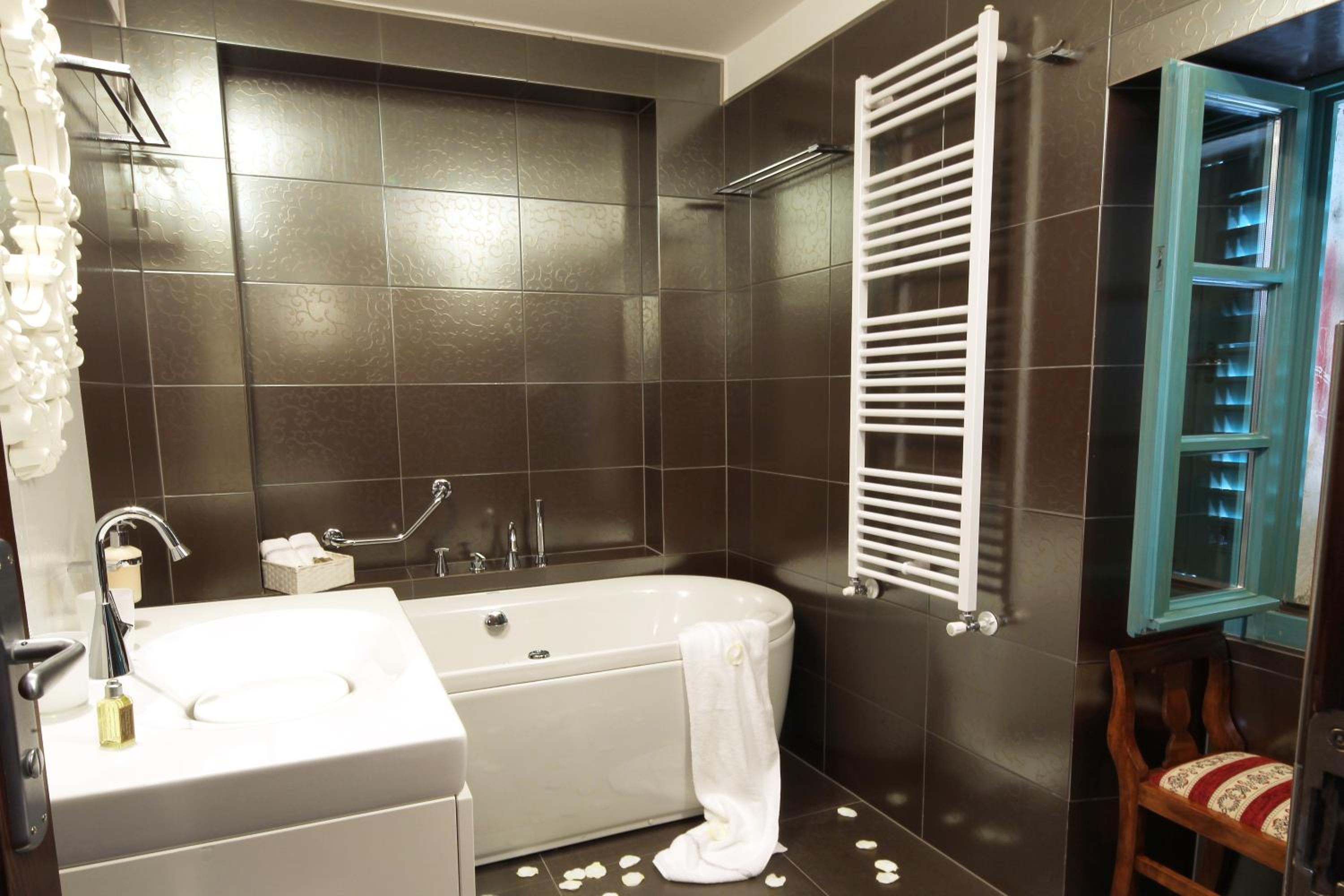 Junior Suite with Garden View