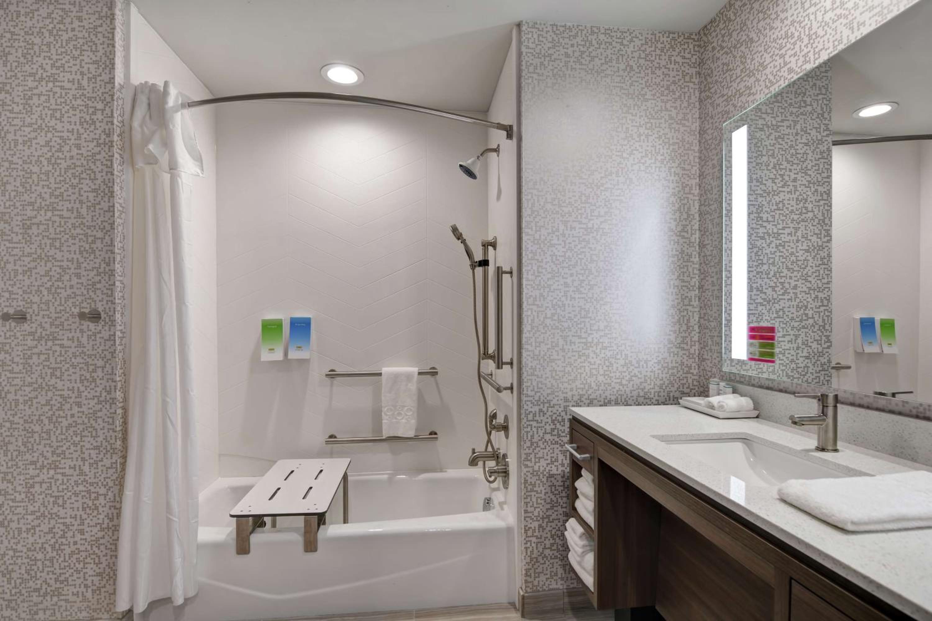 King Studio - Mobility Accessible/Non-Smoking