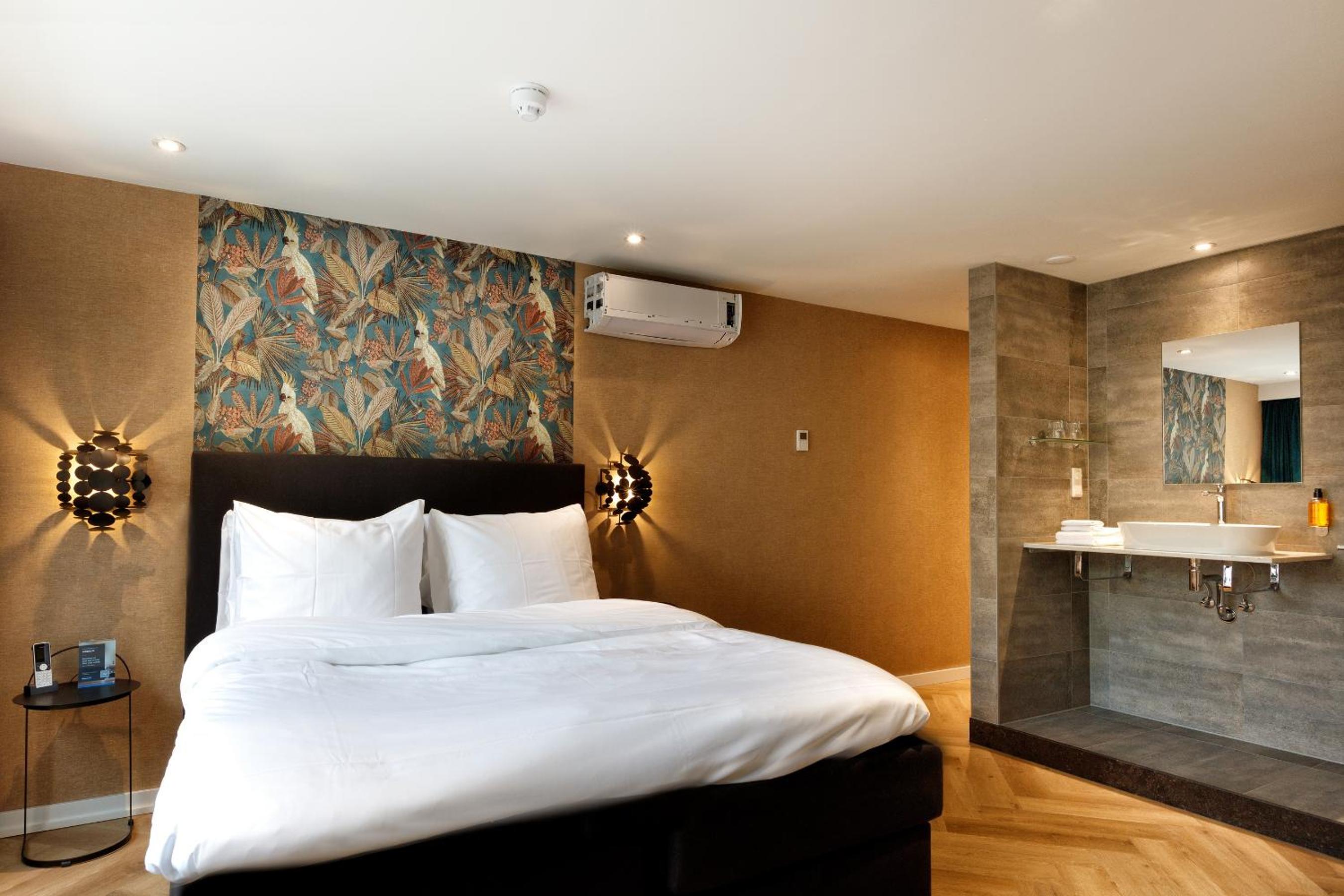 Queen Suite