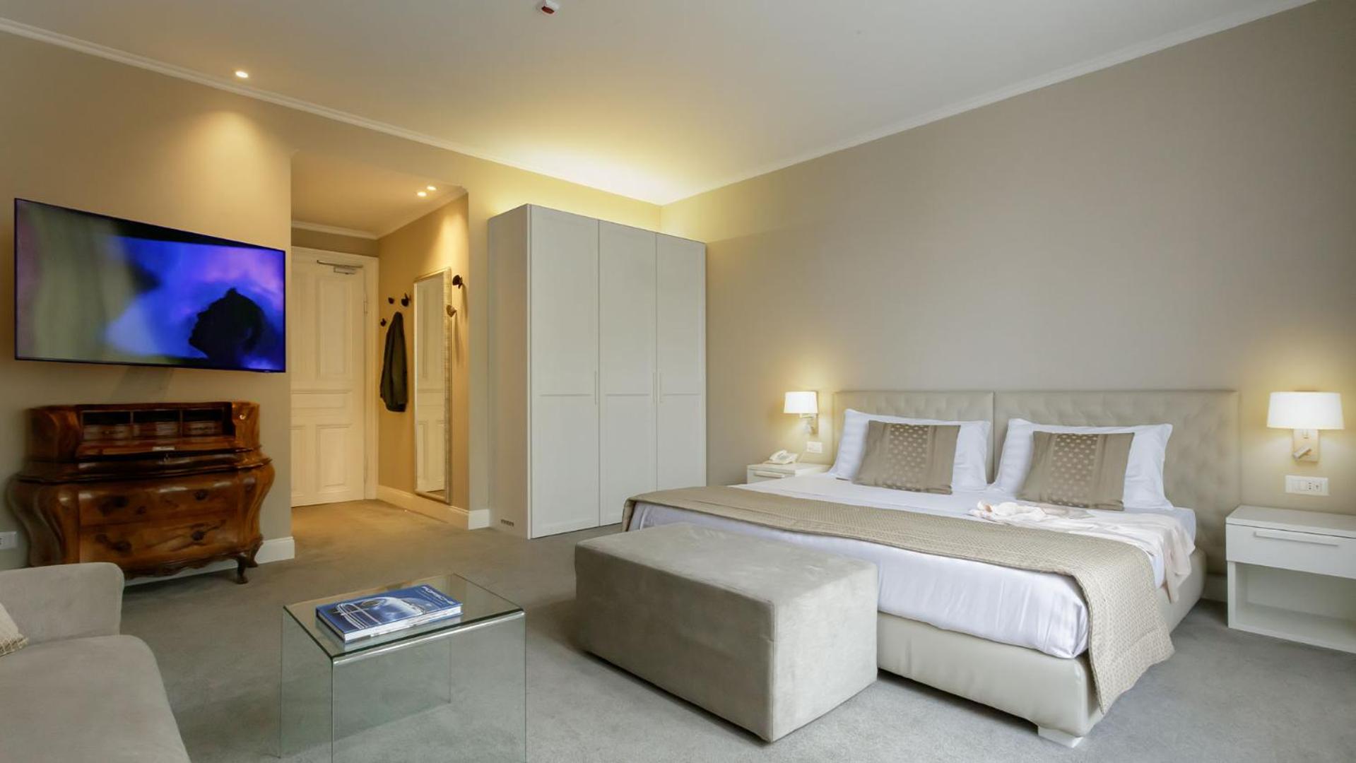 Junior Suite with Garden View