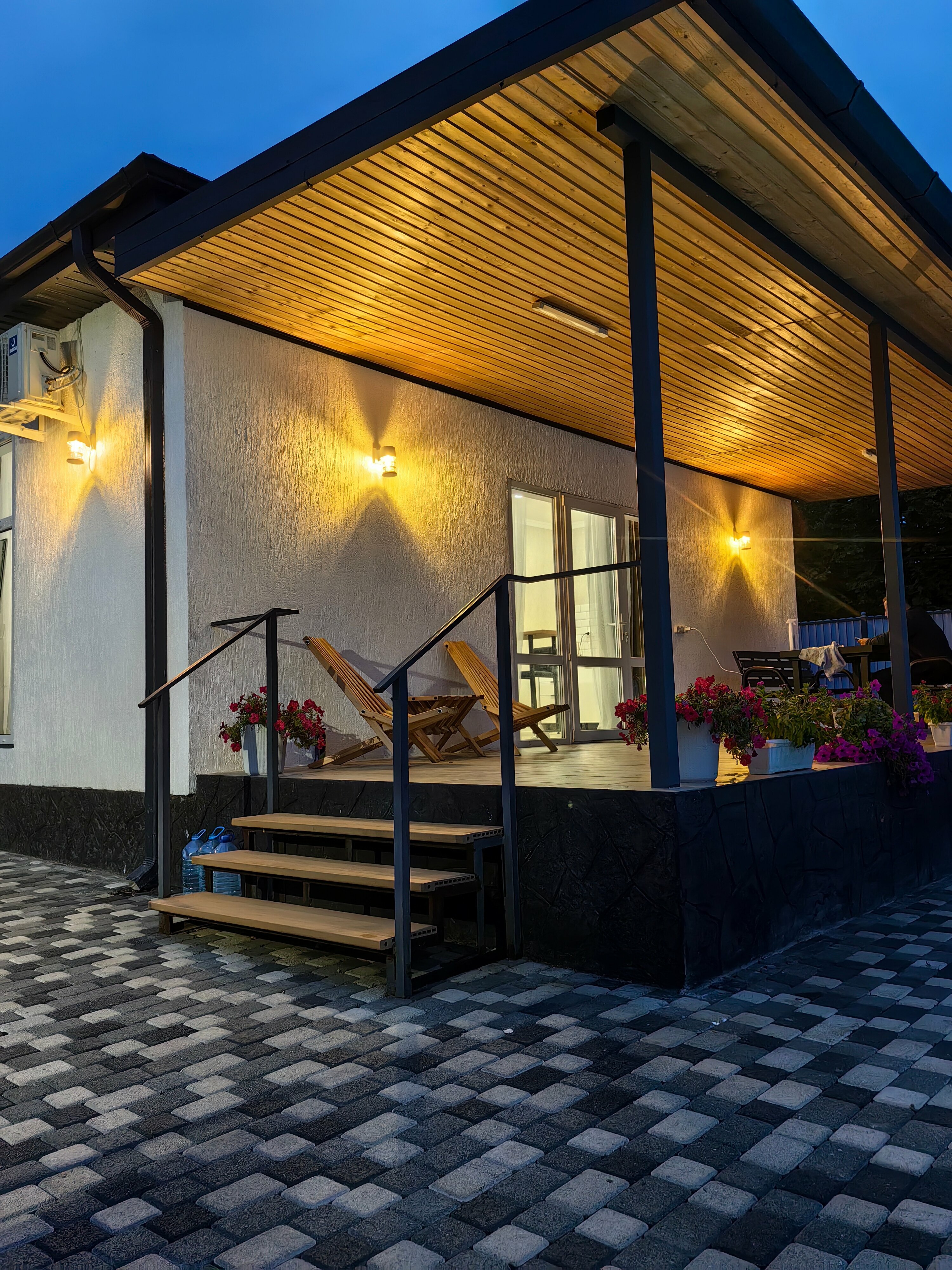 Дом с собственным бассейном