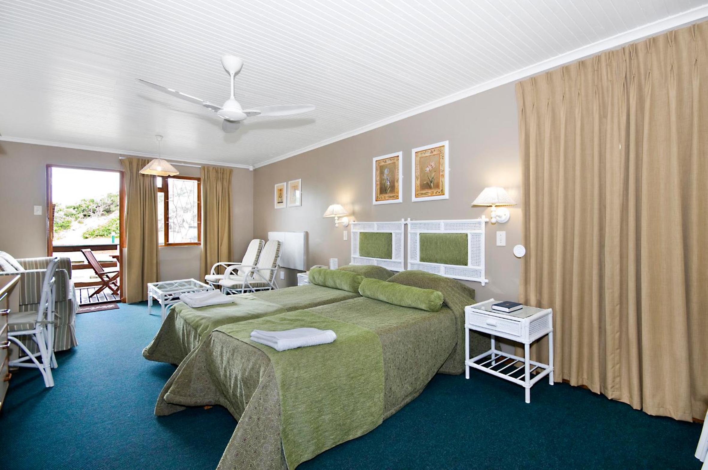 Chalet with Kitchen (2 Adults)