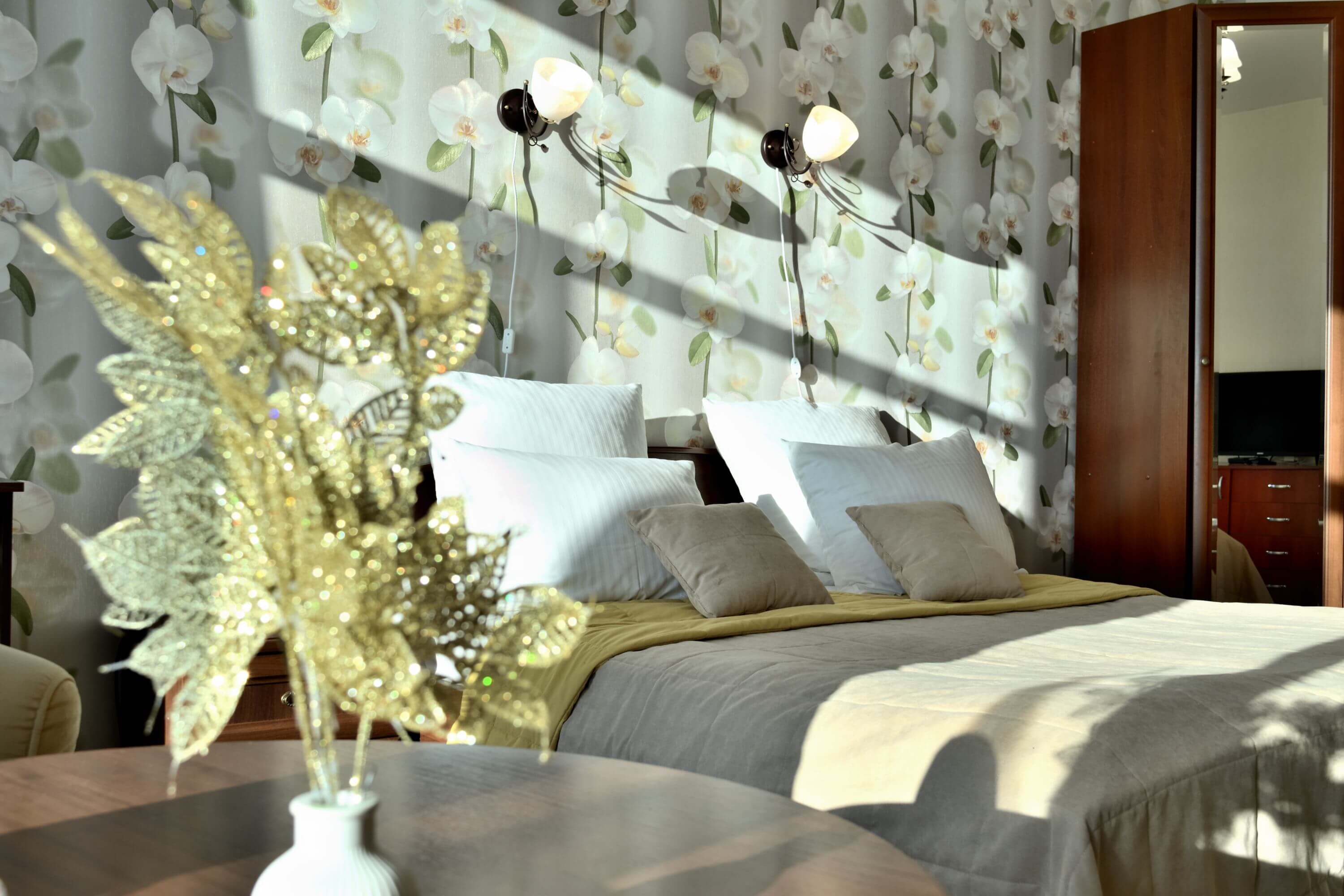 №11. Семейный номер с двуспальной кроватью, диваном и видом на Байкал