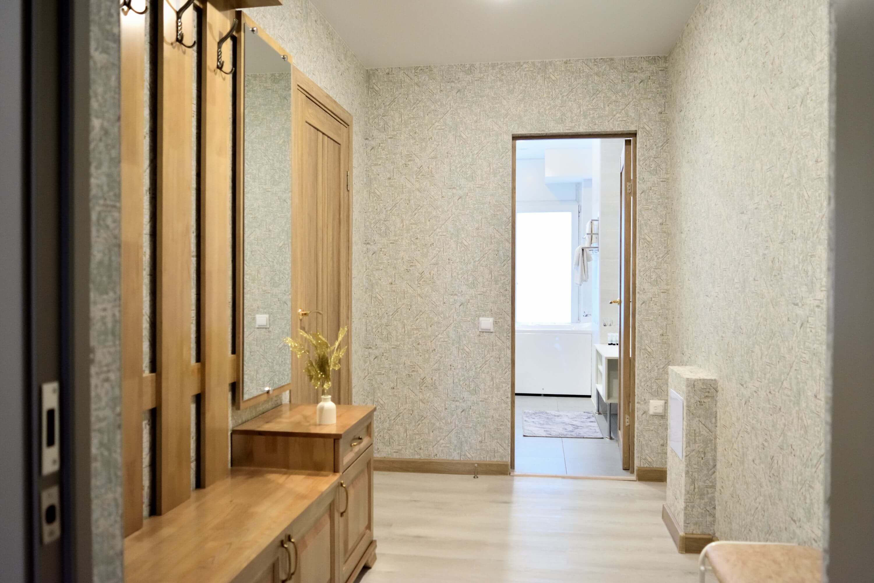 №4. Семейный номер с двуспальной кроватью, диваном и видом на Байкал