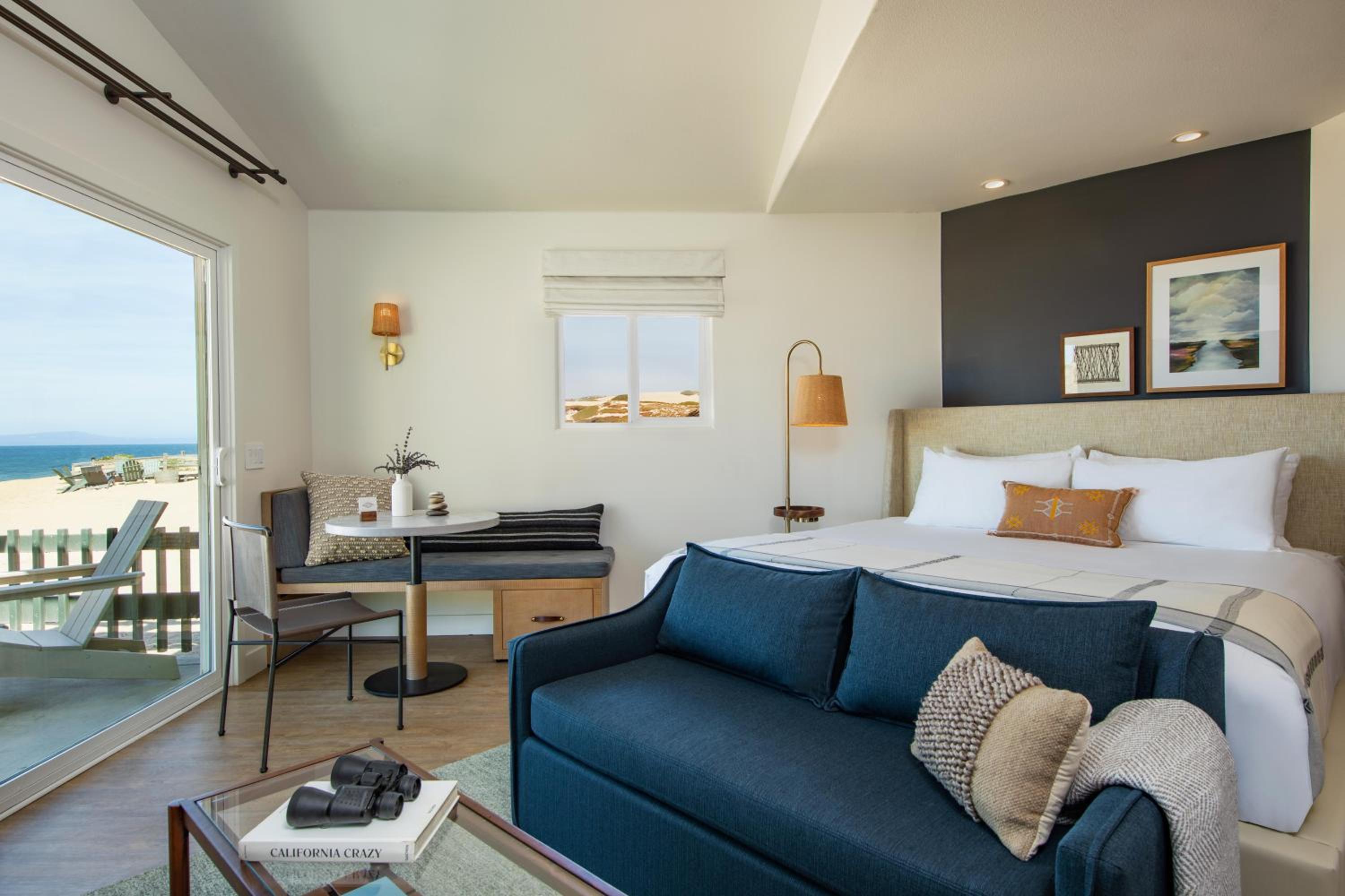 Deluxe Room with Ocean Front View