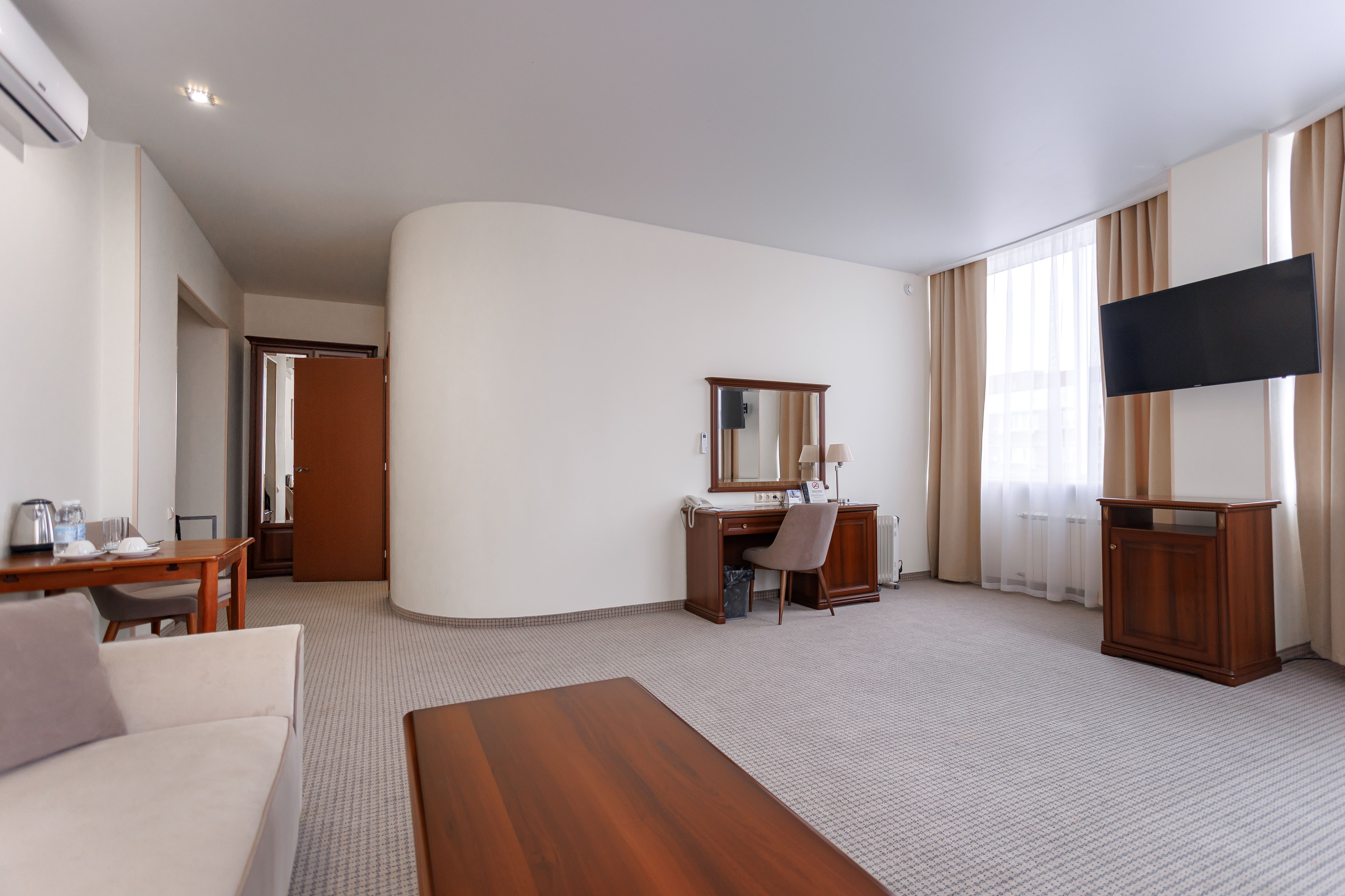 Панорамный двухкомнатный Люкс