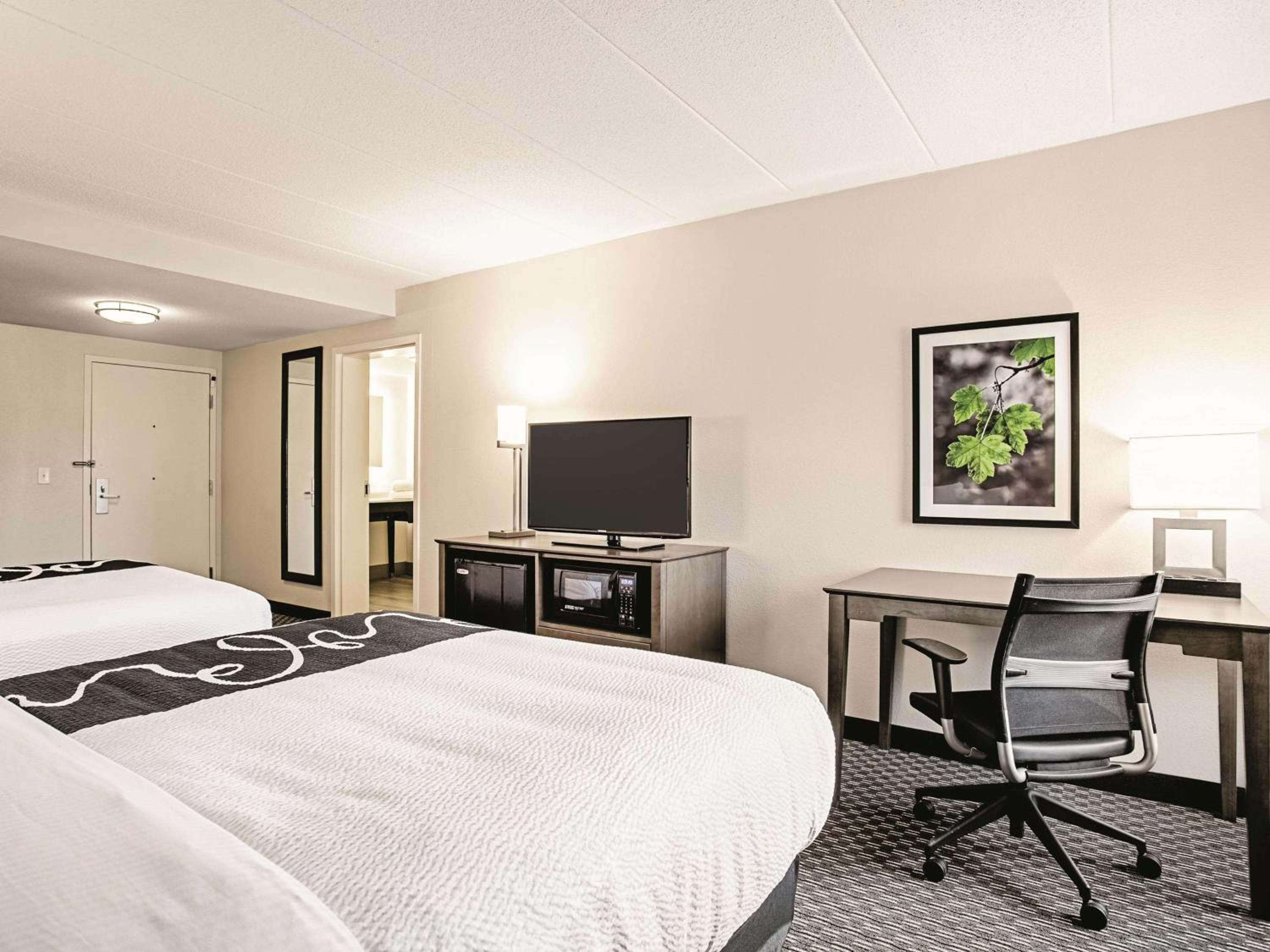 Queen Room with Two Queen Beds and Mobility/Hearing Access - Non-Smoking