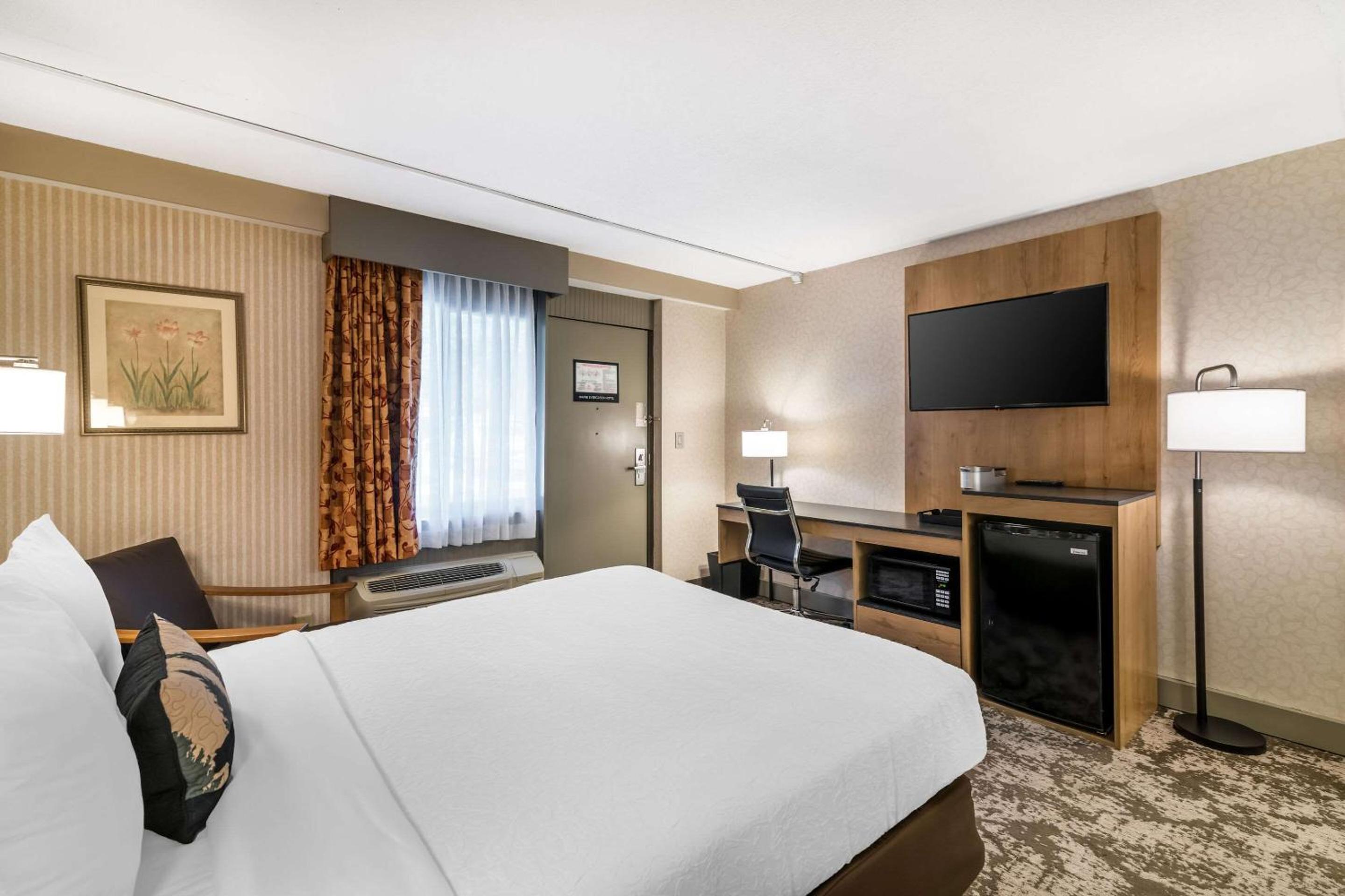 Queen Room - Accessible/Non-Smoking