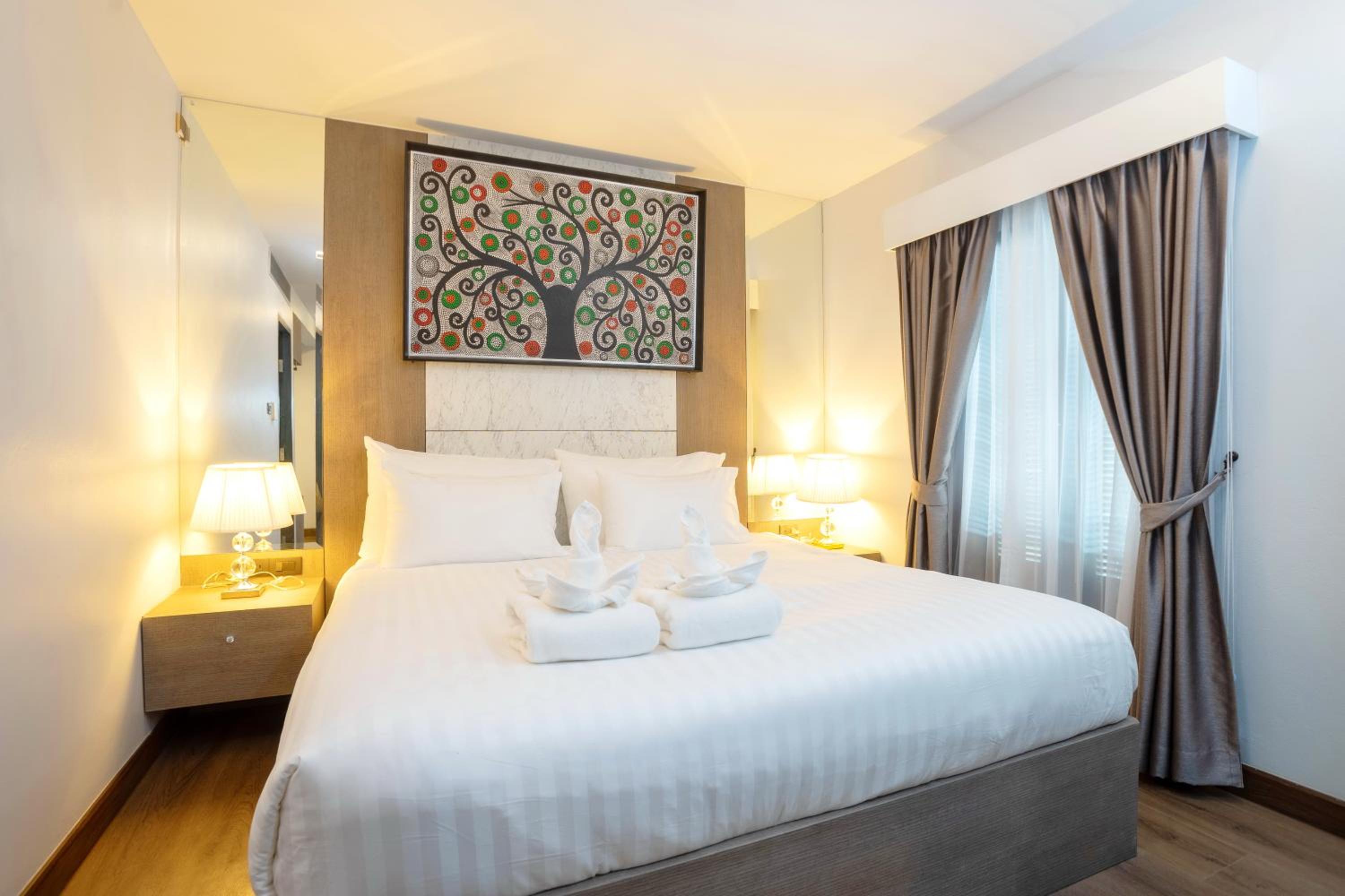 Deluxe King Room