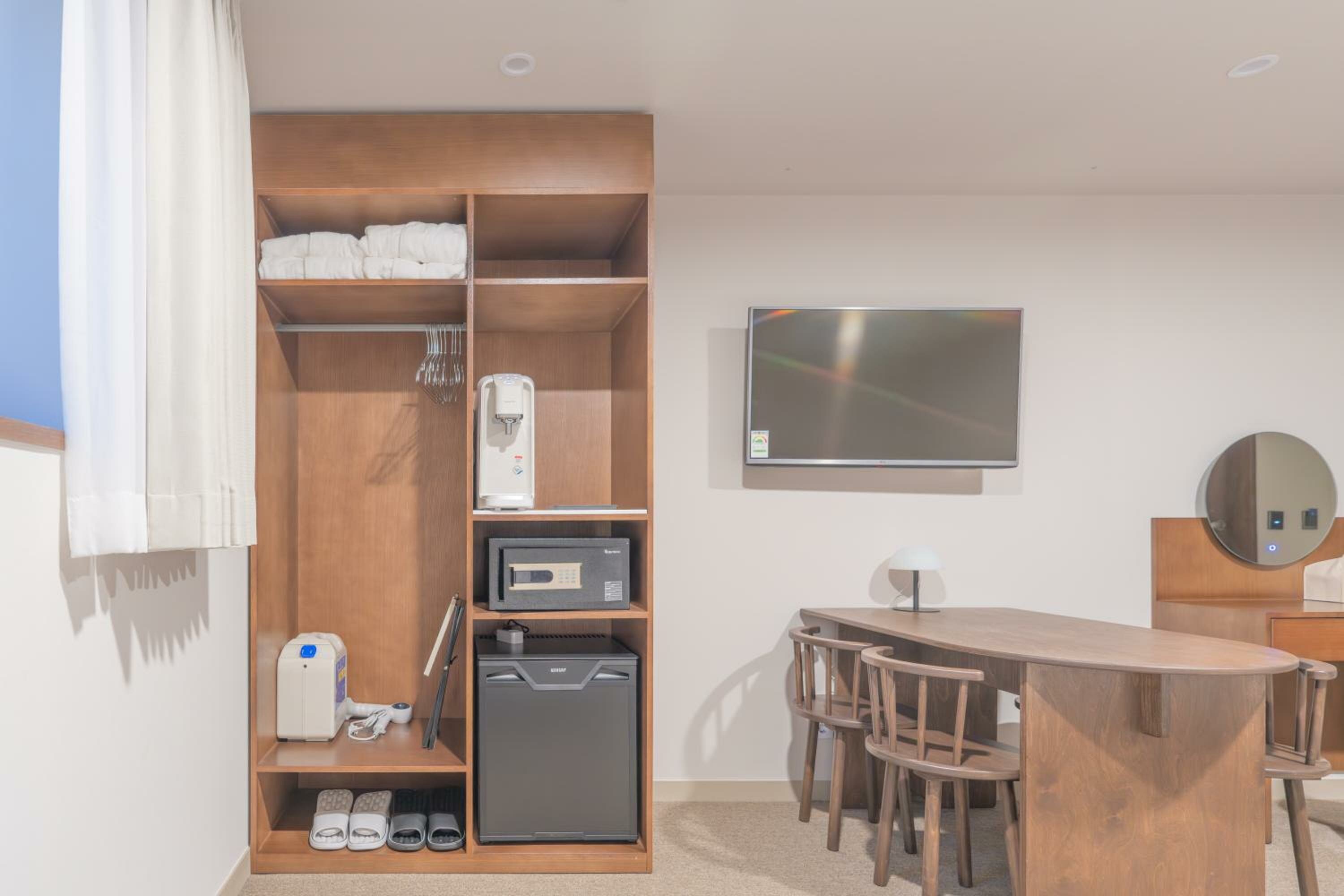 Superior Family Room