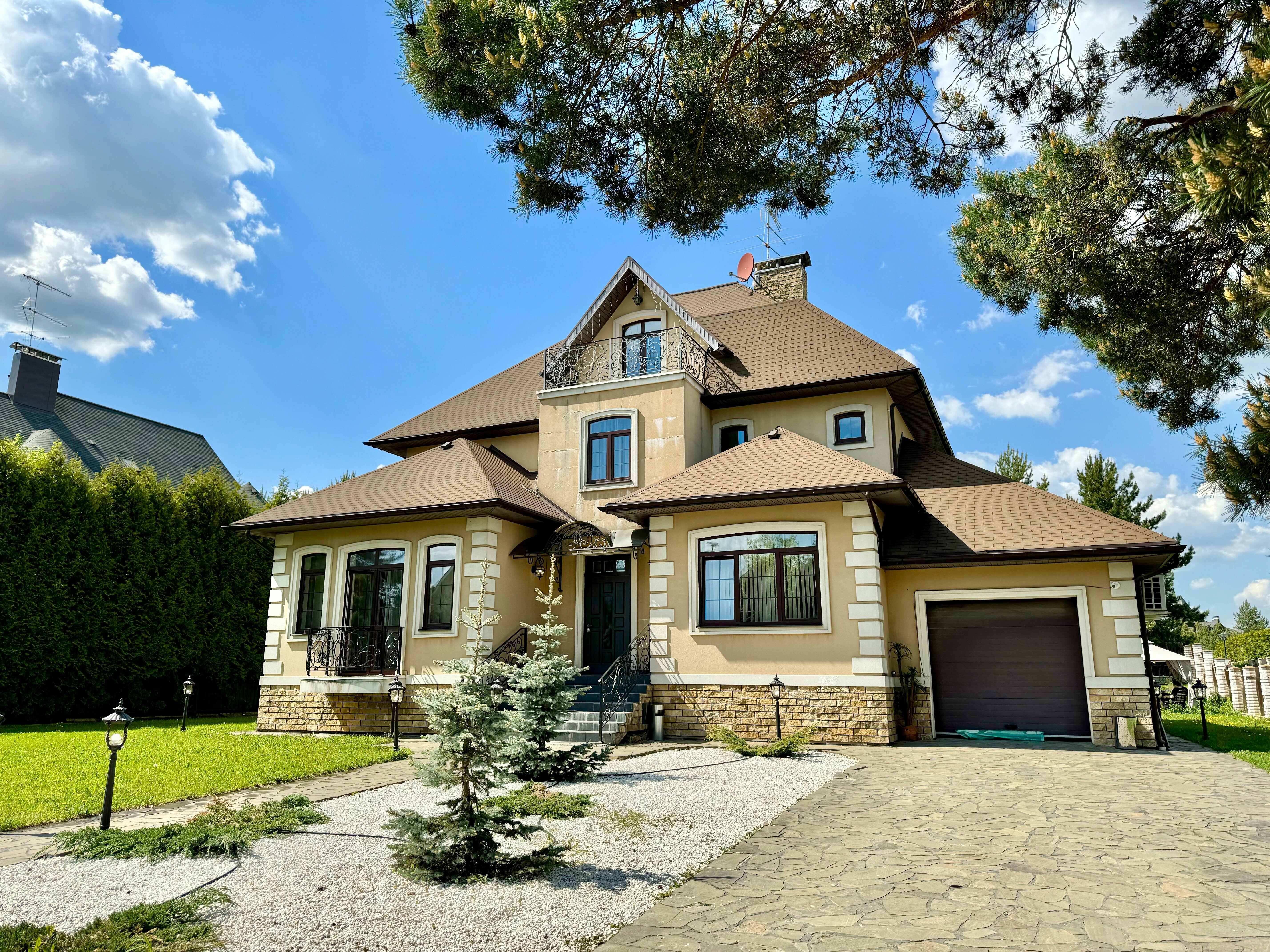 Коттедж Белый берег - с бассейном, сауной и караоке