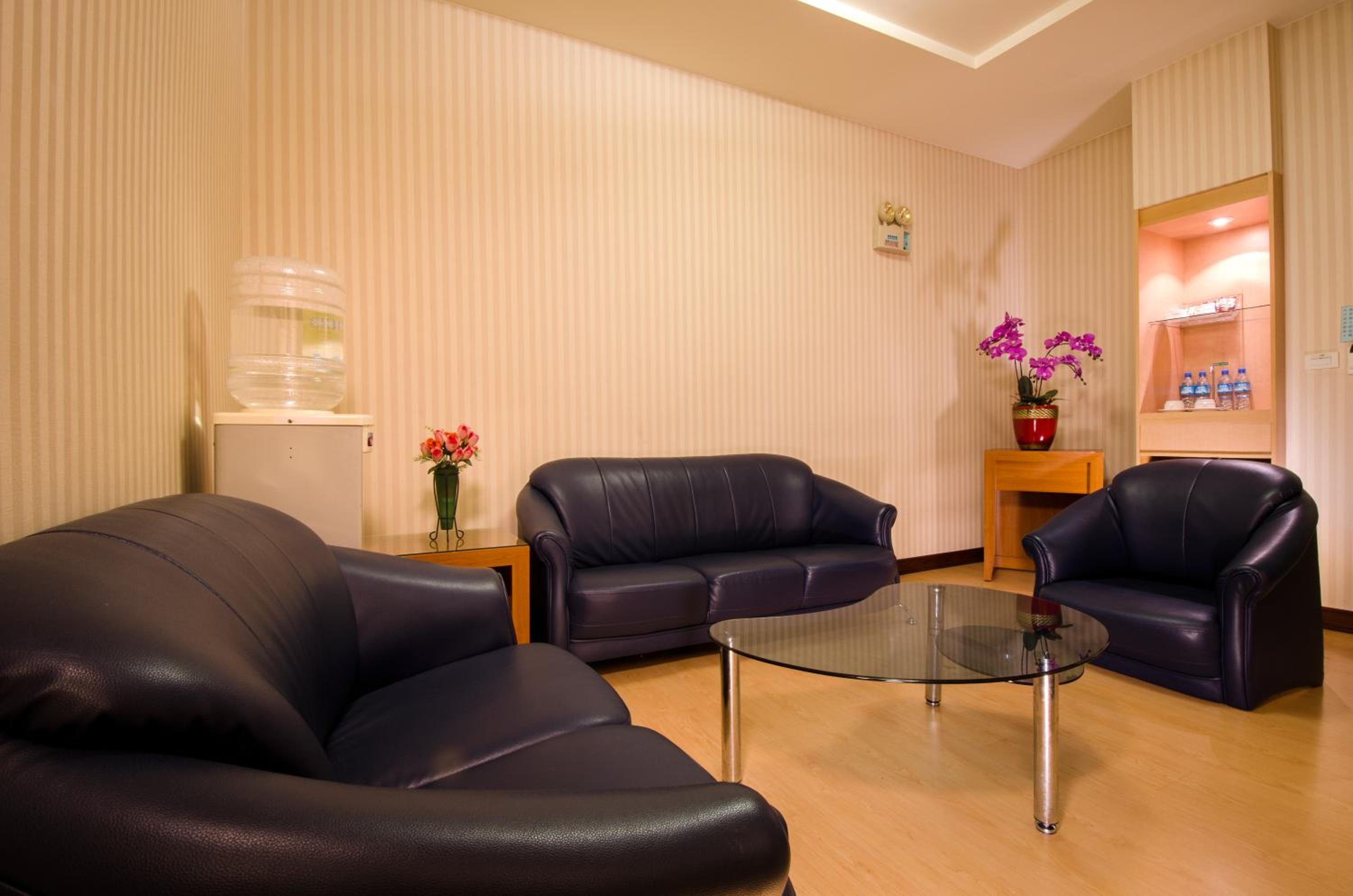 Deluxe Family Suite - with Garage