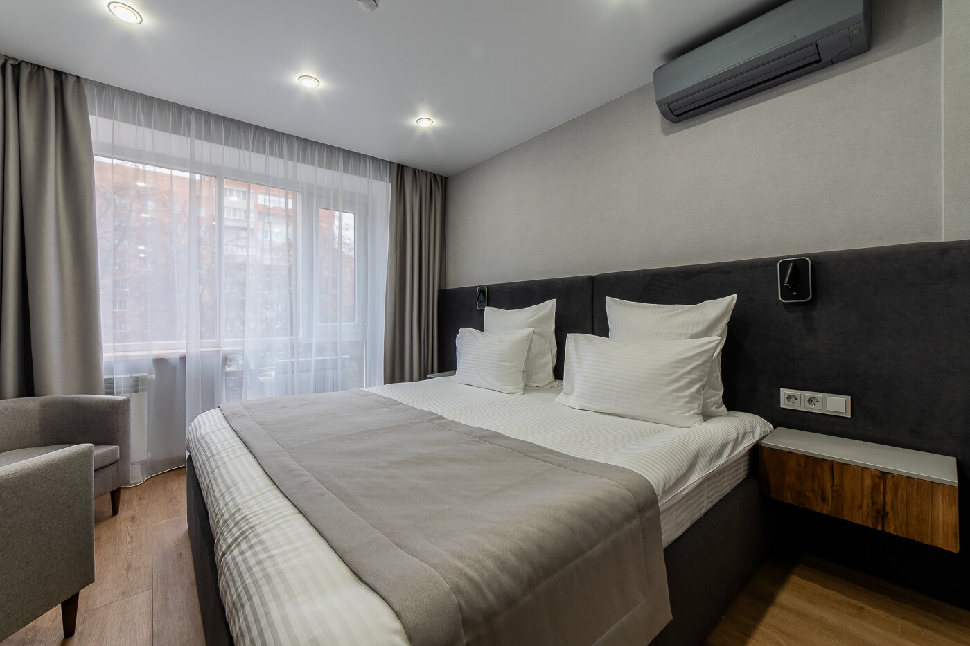 Улучшенный номер с кроватью размера «king-size»