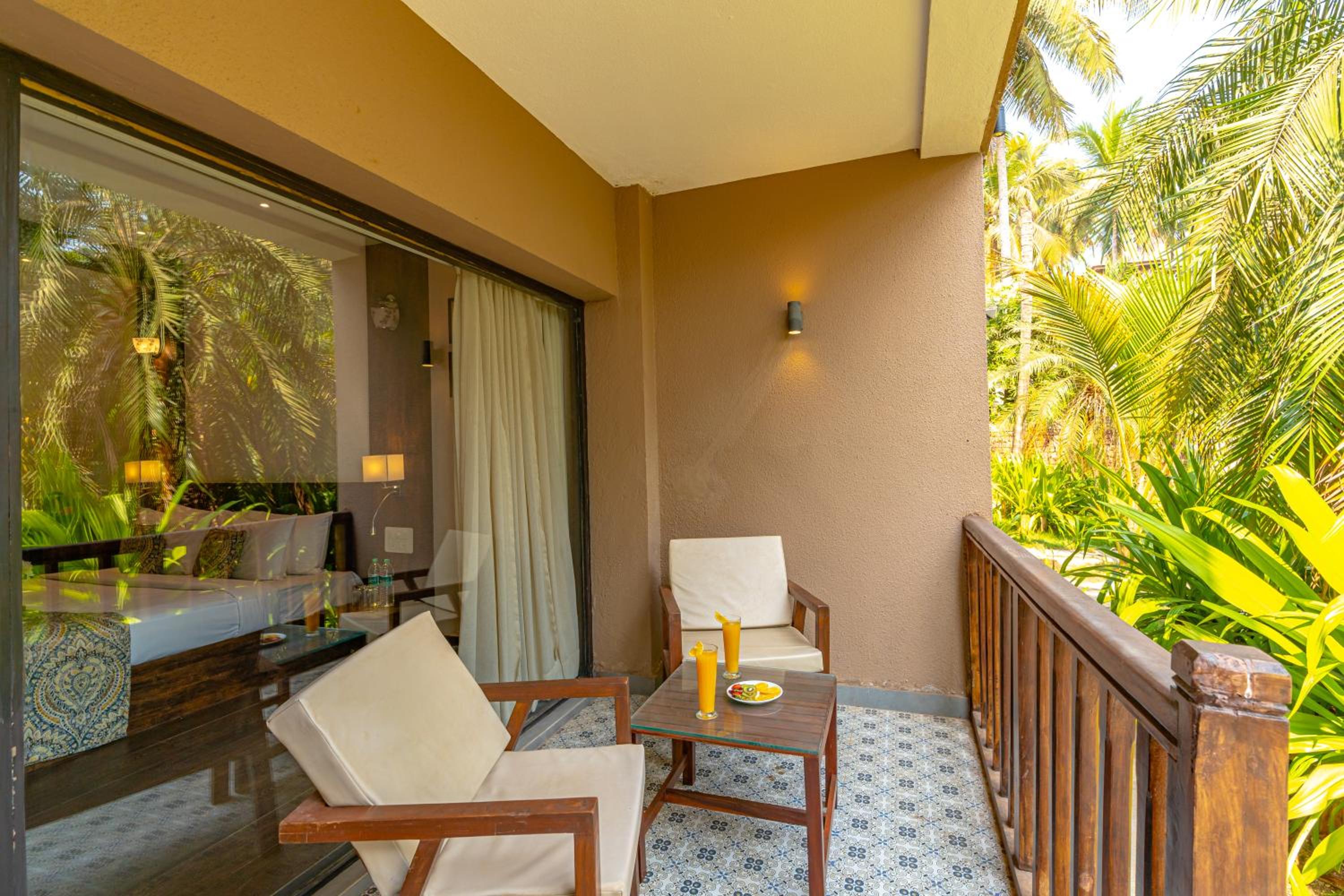 Luxury Room with Garden View with Balcony (with complimentary Kayaking and 20% off on Massage session)