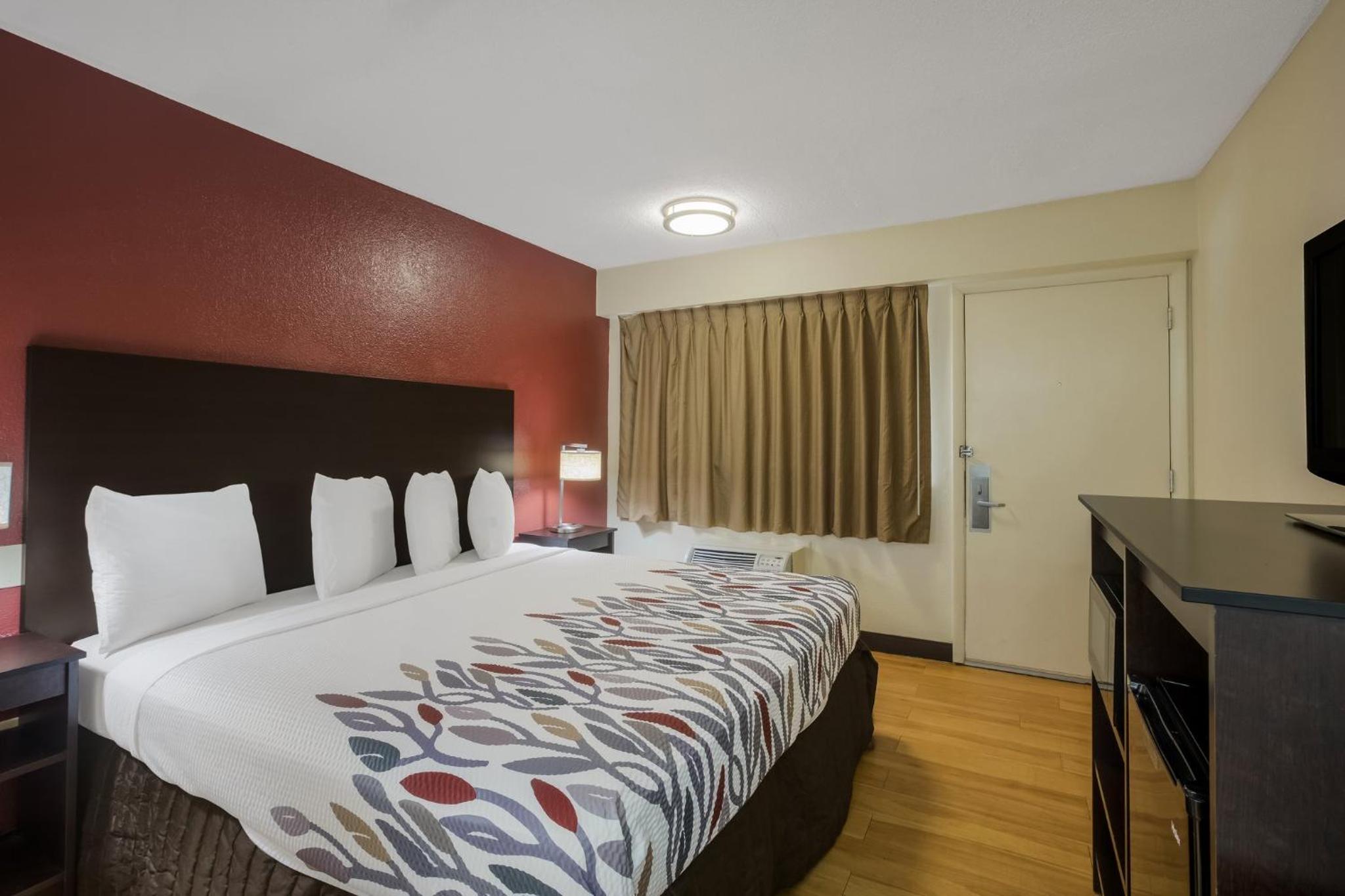 Deluxe King Room Non-Smoking