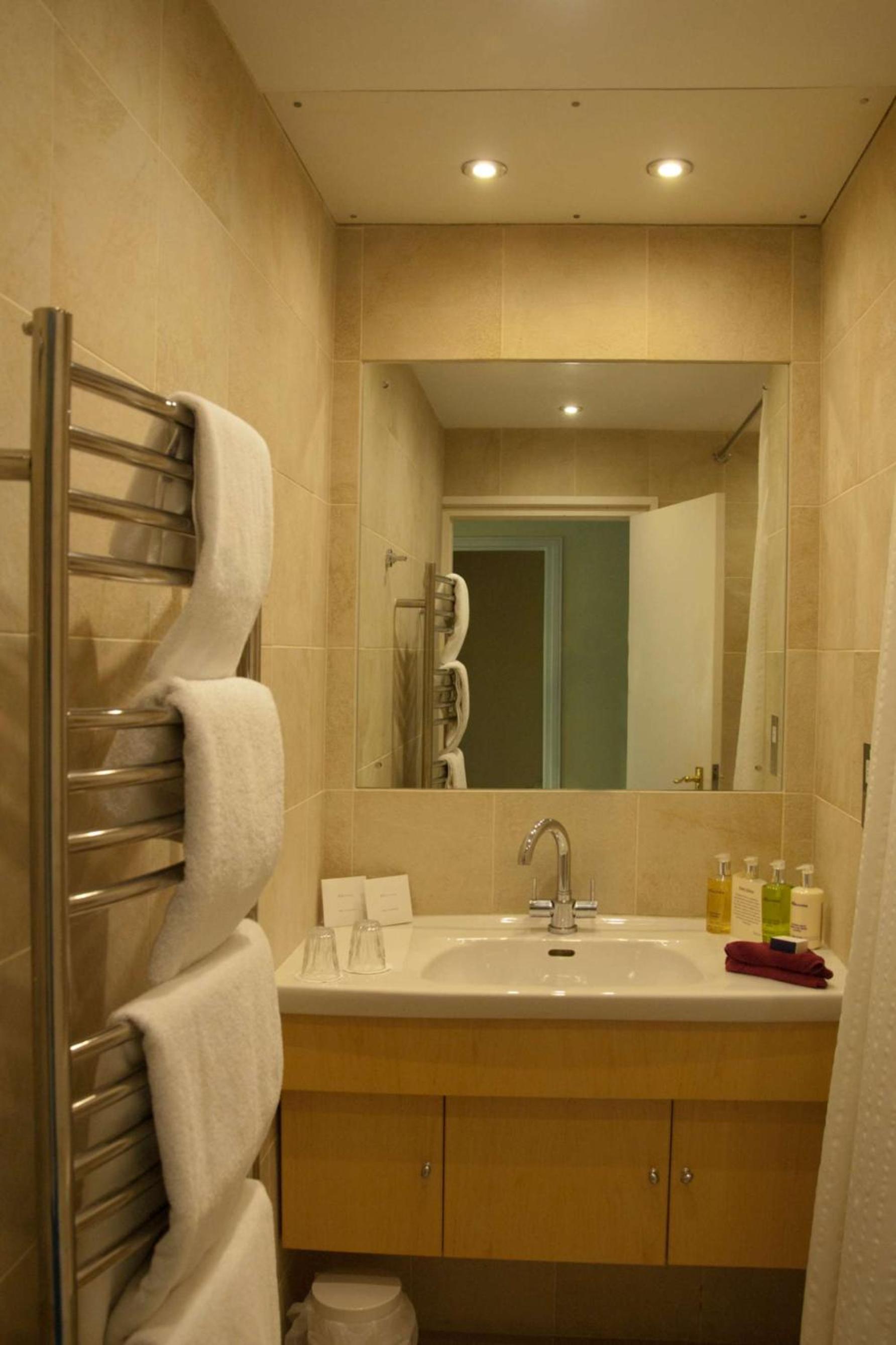 Deluxe Double Or Twin Room With Shower