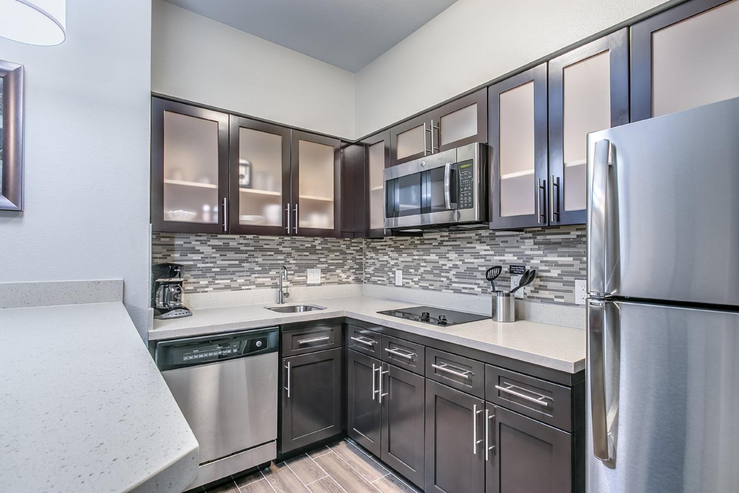 One Bedroom King Room with Hearing Accessibility - Non-Smoking