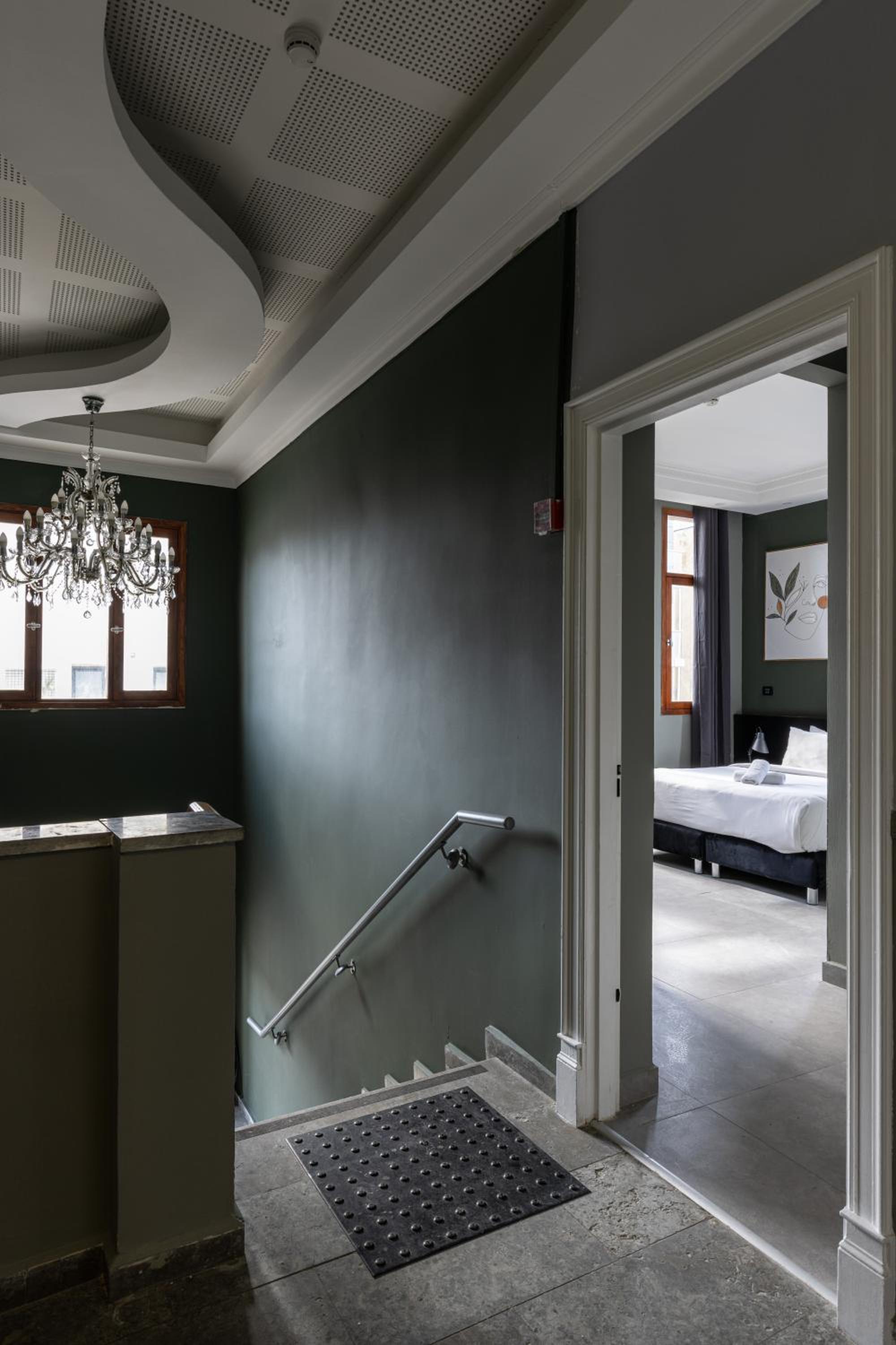 One-Bedroom Apartment (3 Adults)