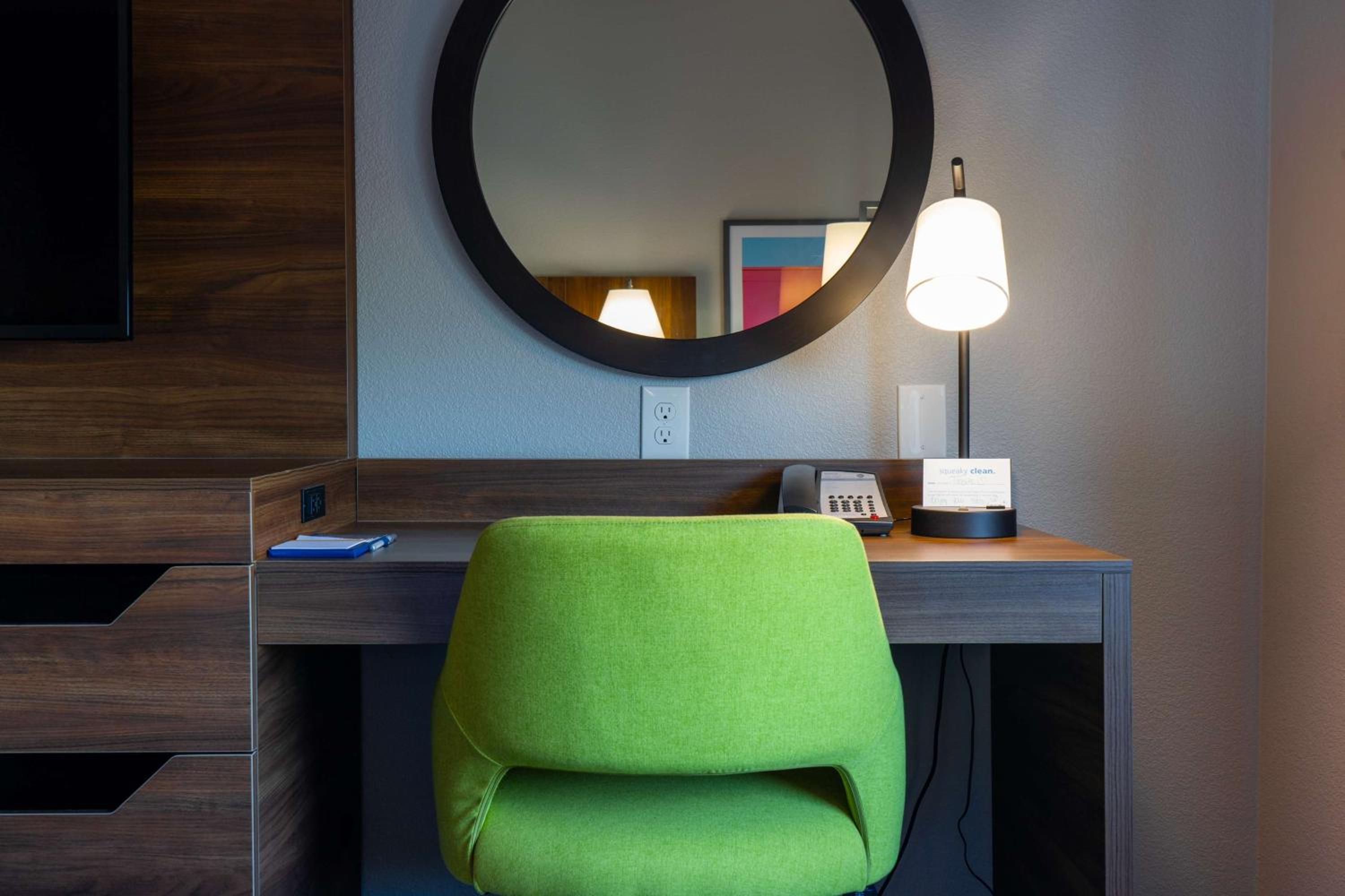 Room with Two Queen Beds - Non-Smoking