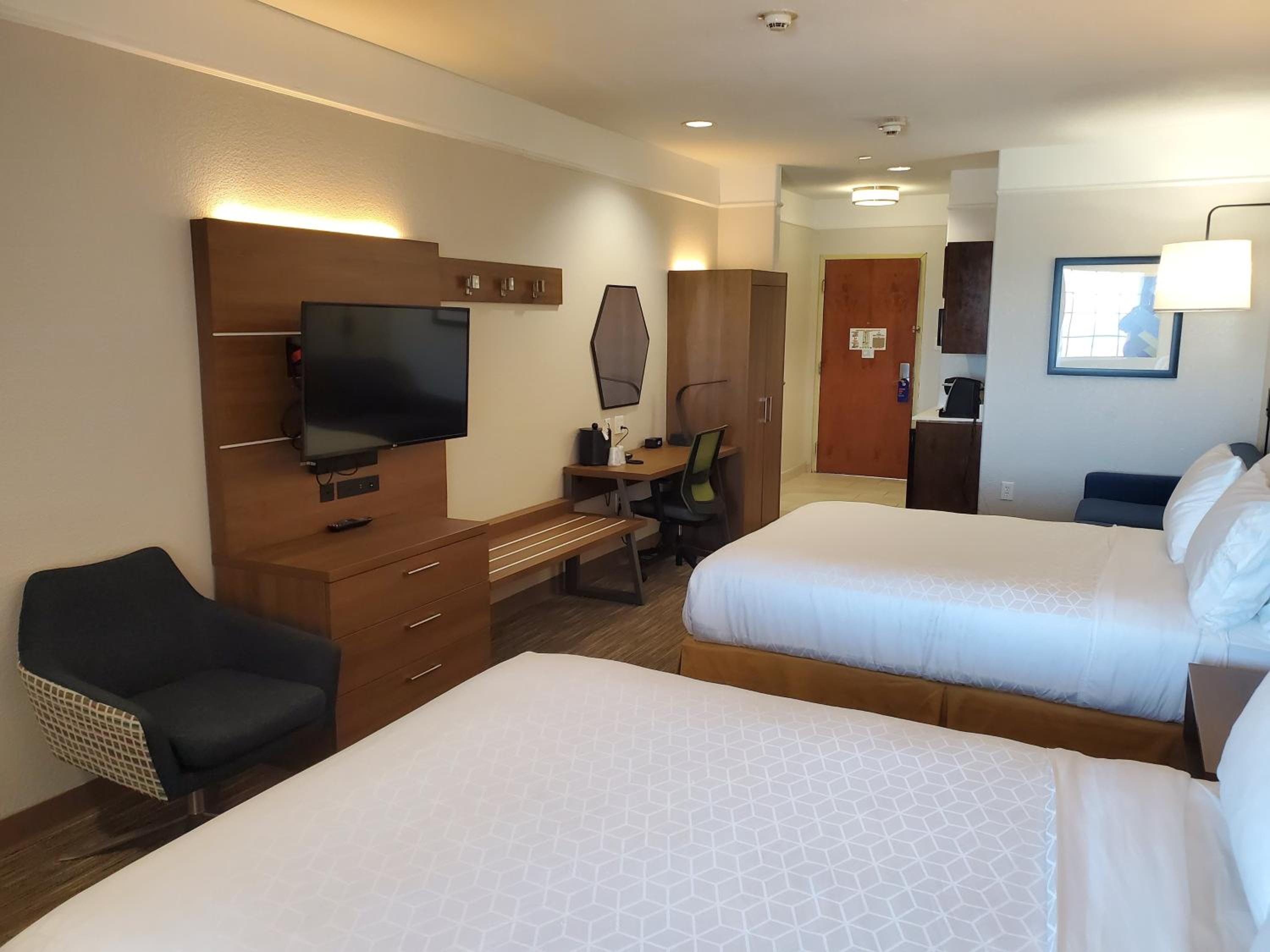 Suite with Two Queen Beds - Communications Access