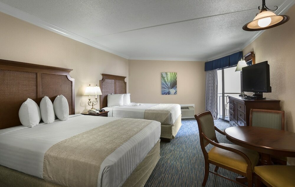 Lowrise Efficiency Room, Partial Ocean View, 2 Queen Beds, Stair Access Only