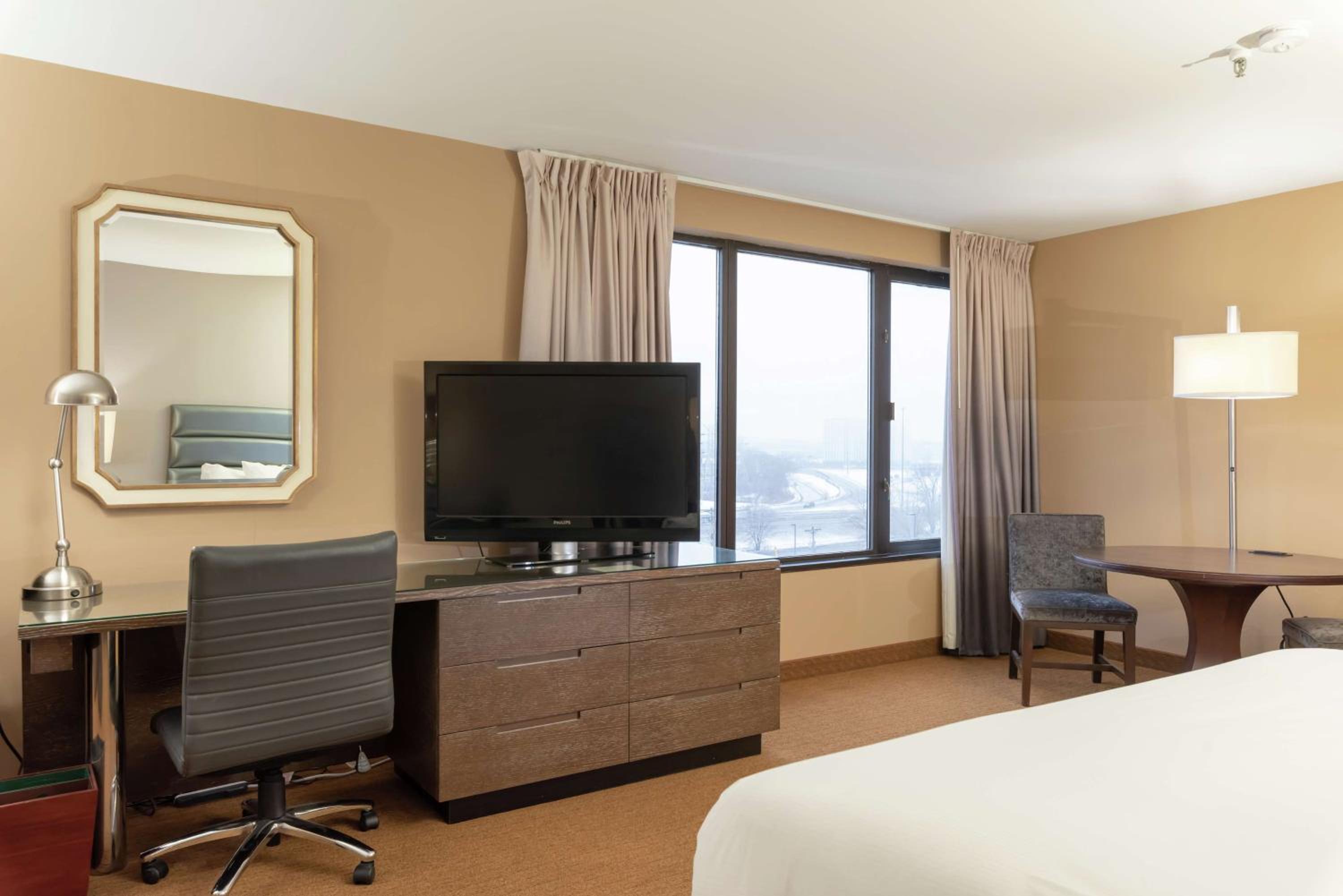 Corner King Room with Sofa Bed