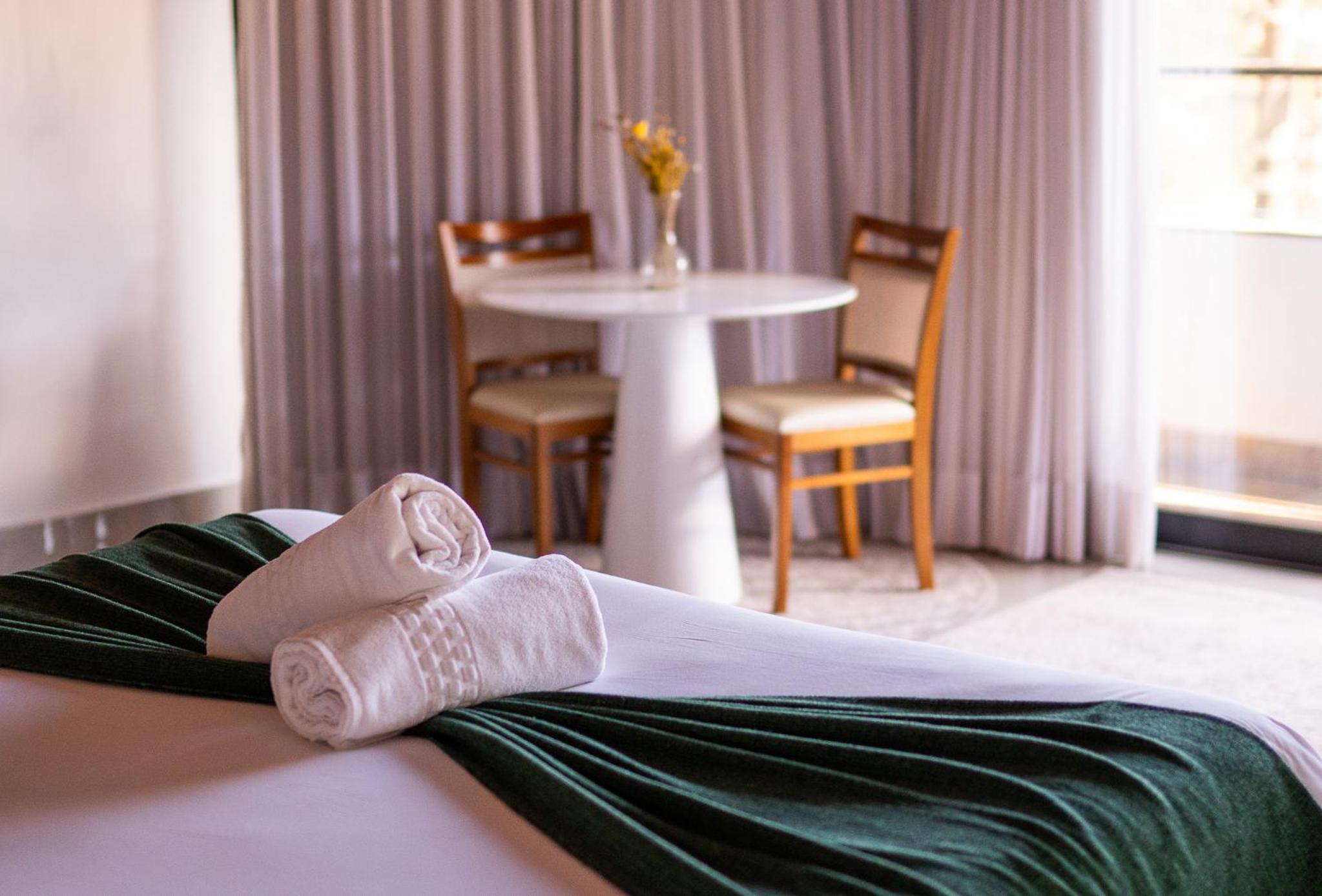 Premium Suite with Hydro and View