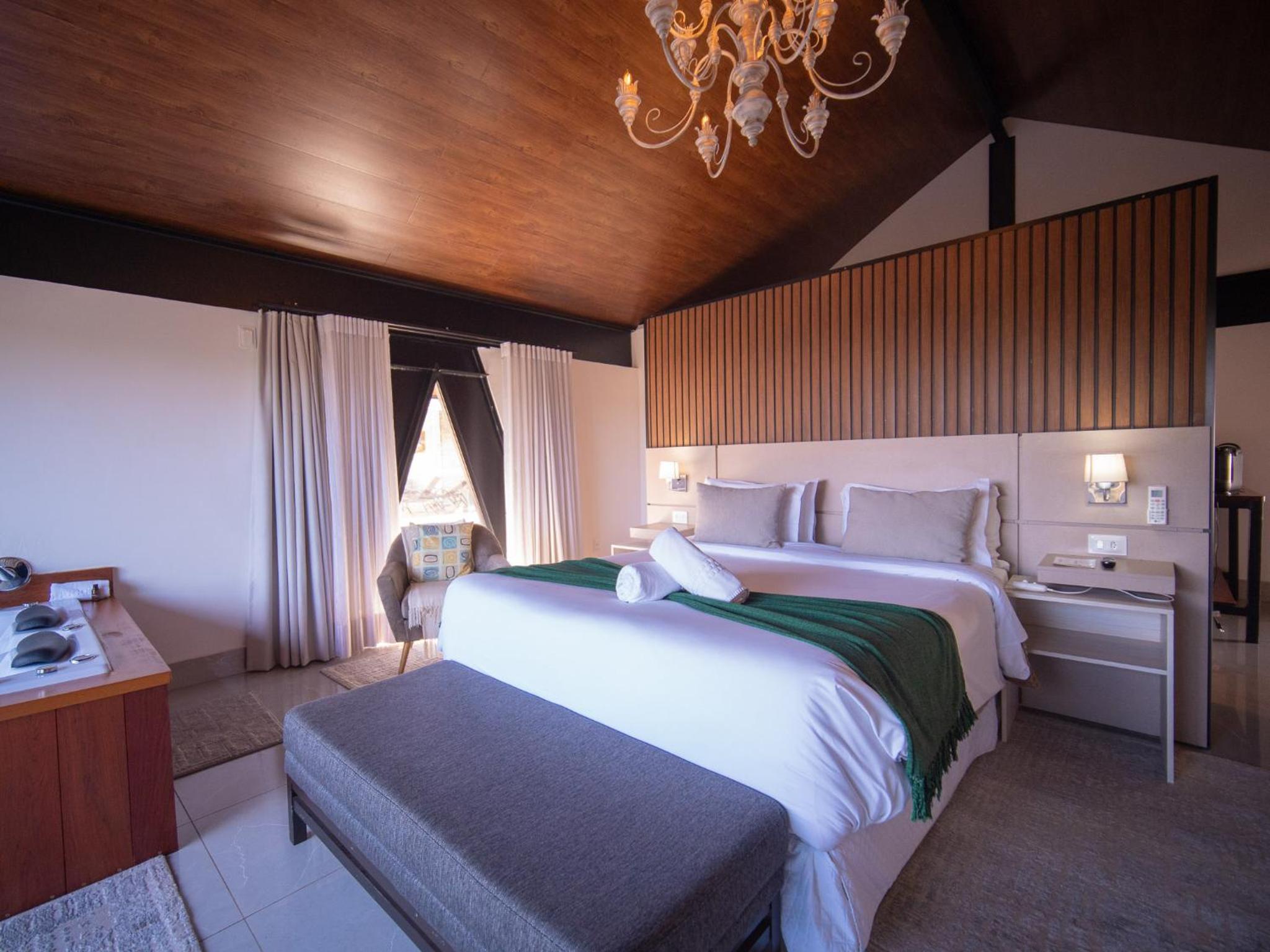 Premium Suite with Hydro and View