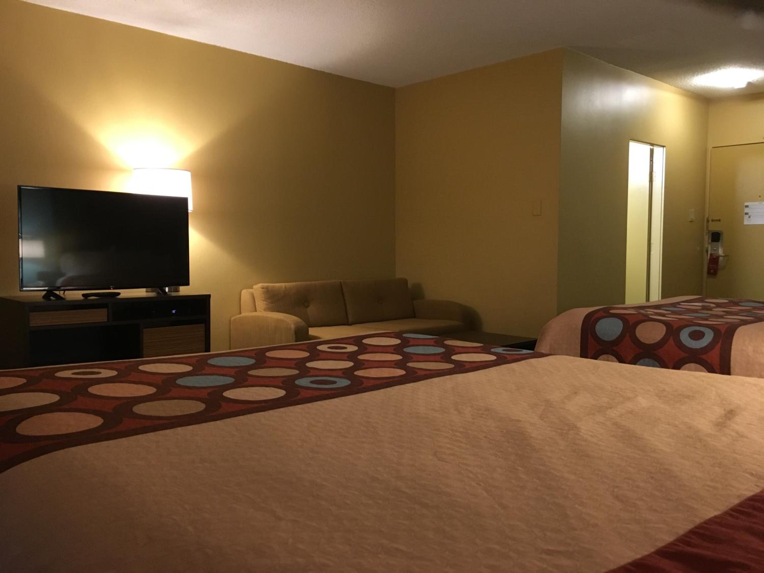Queen Studio Suite With Two Queen Beds - Ground Floor/Non-Smoking
