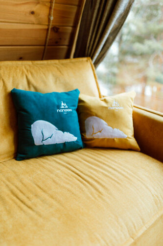 Семейный номер с видом на горы в Nanook Inn