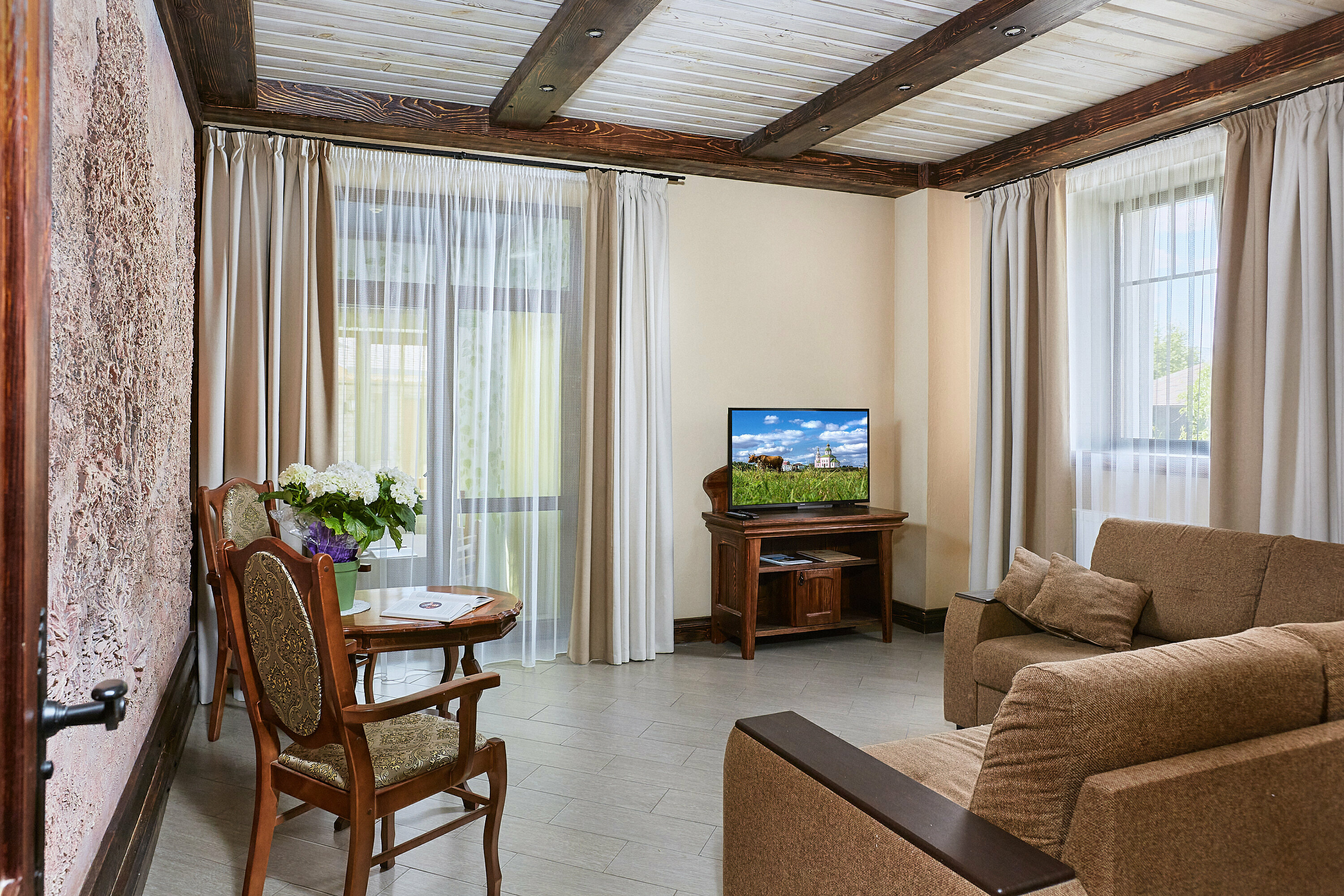 Семейный номер с террасой и отдельным входом