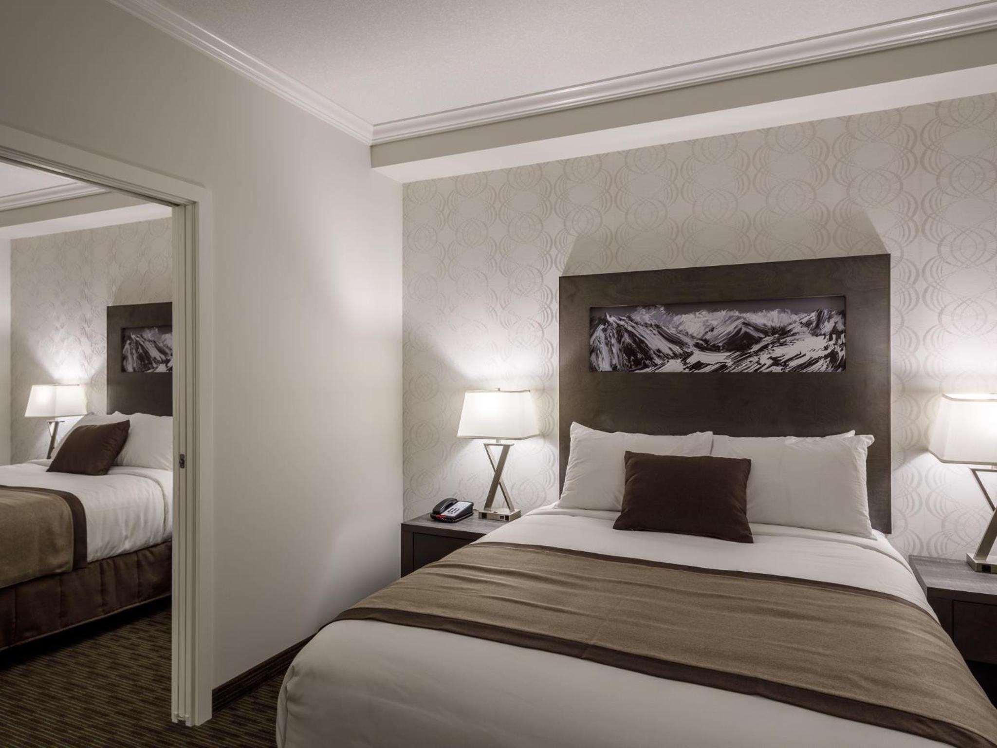 Deluxe Queen Suite - Non-Smoking