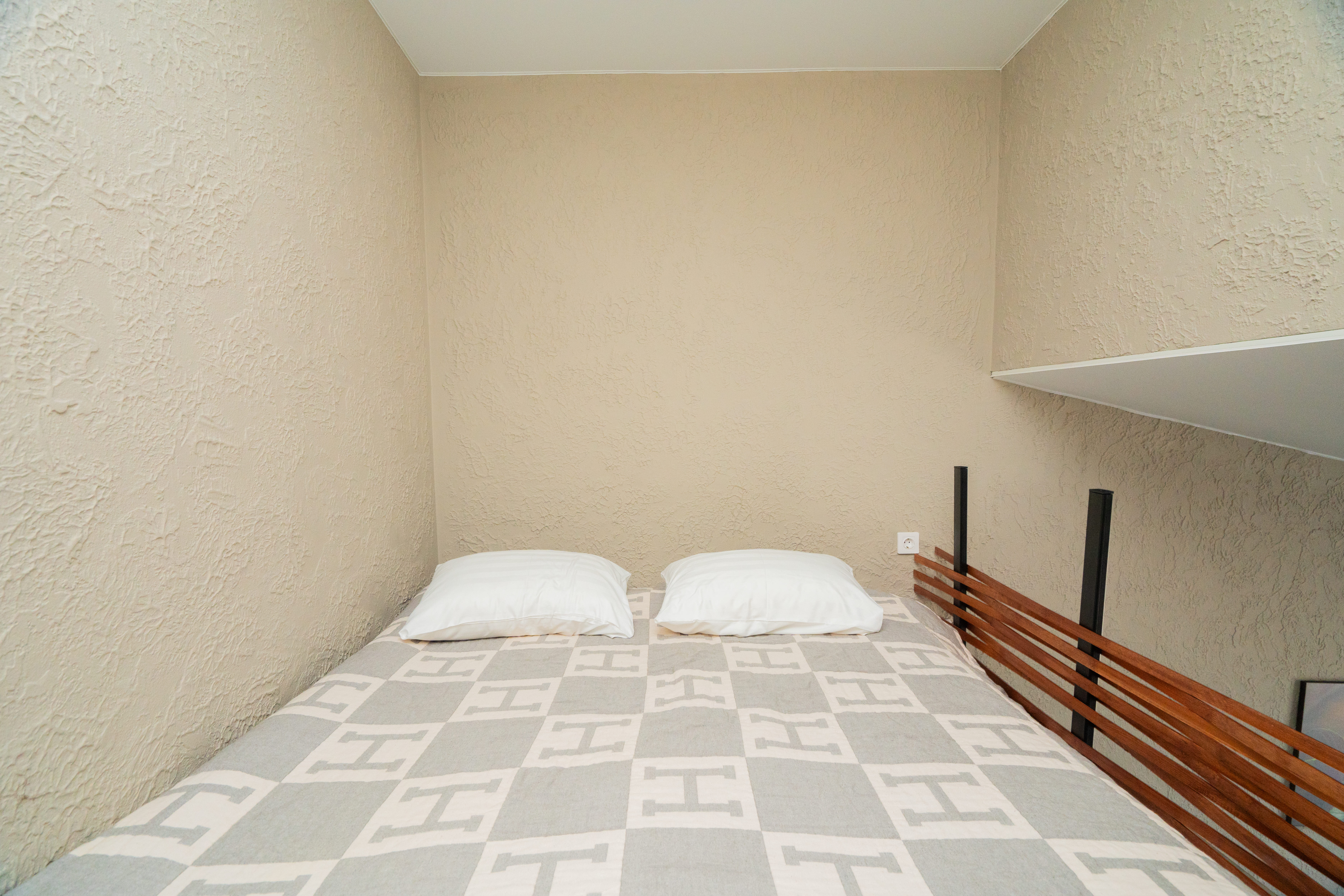 Двухуровневый трехместный номер