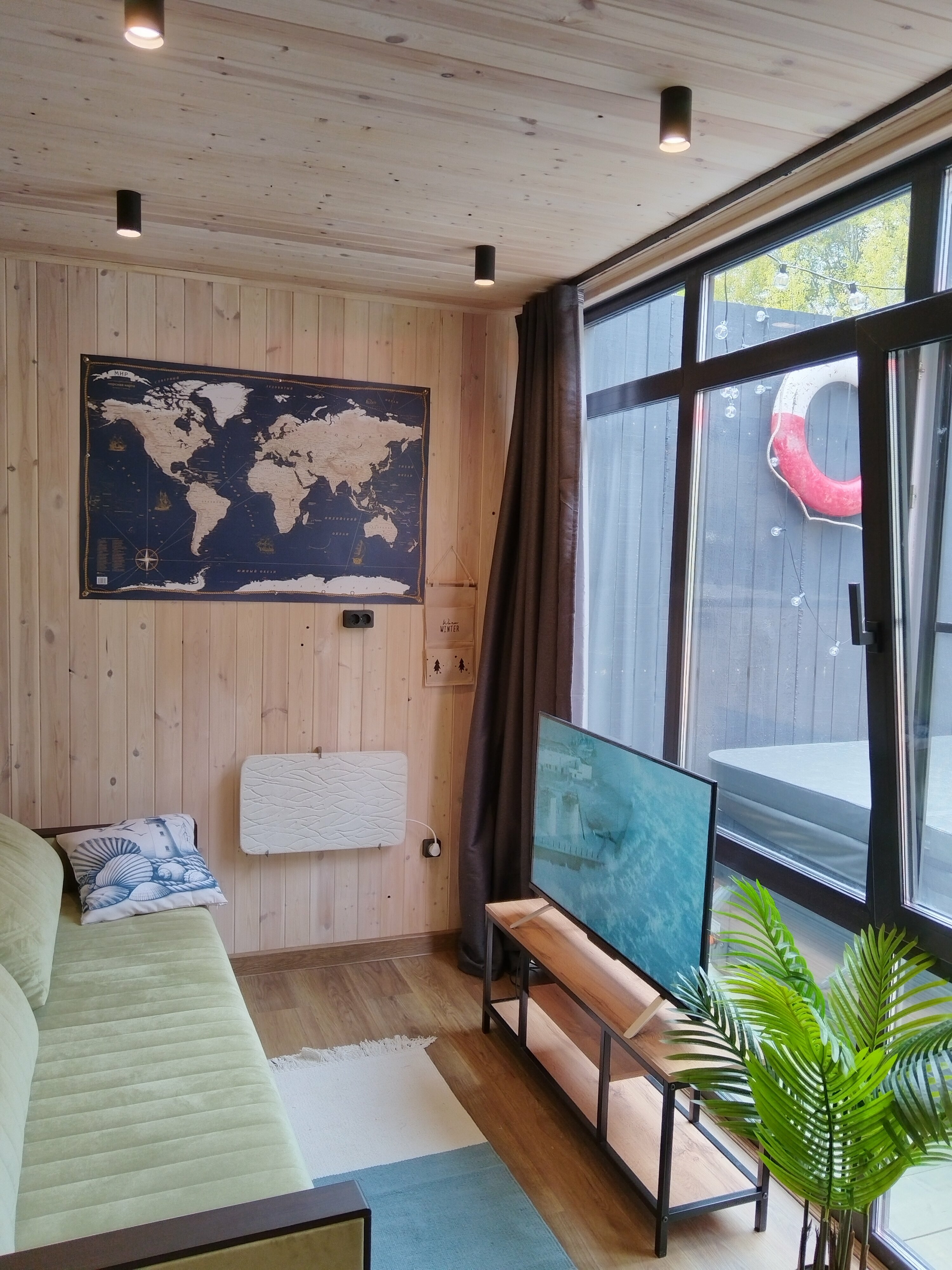 Дом с собственным бассейном