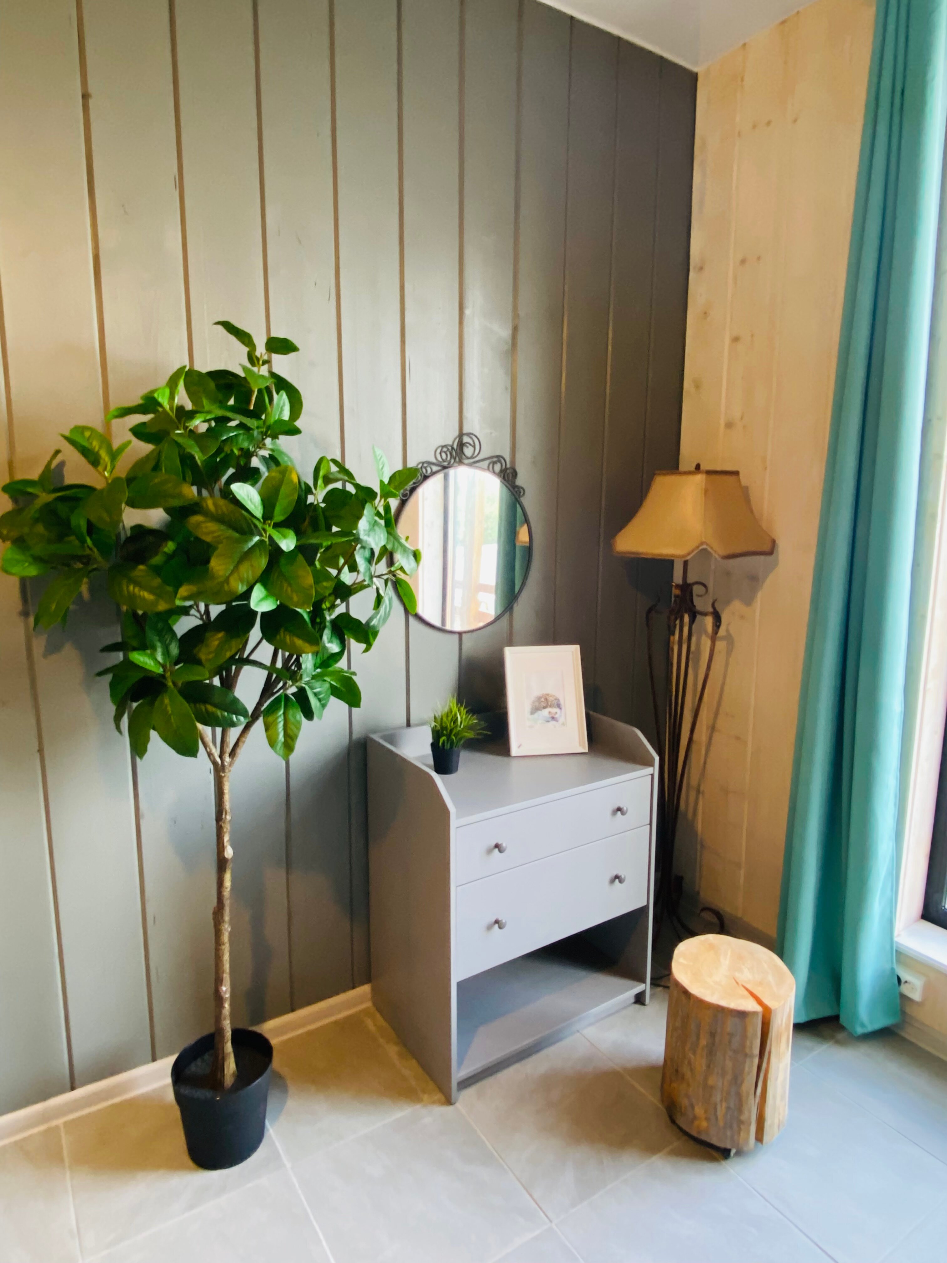 Семейный номер с видом на сад