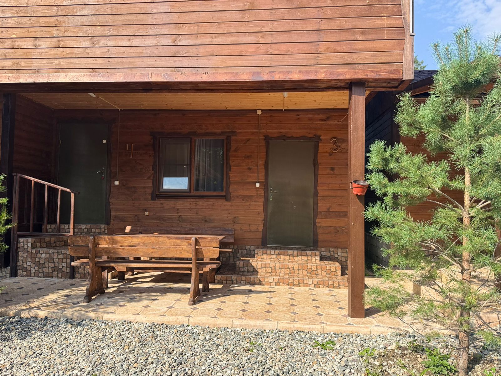 Номер в домике с личной зоной барбекю