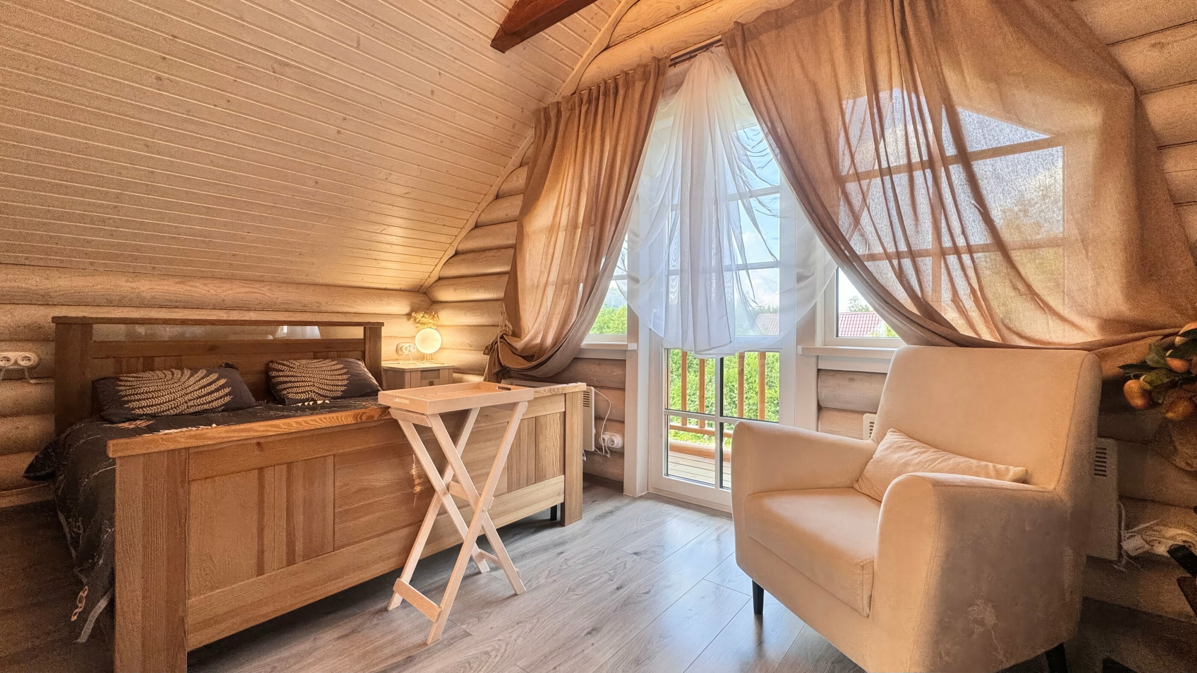 Усадьба "Ладожские этюды" у подножия горы Хийденвуори