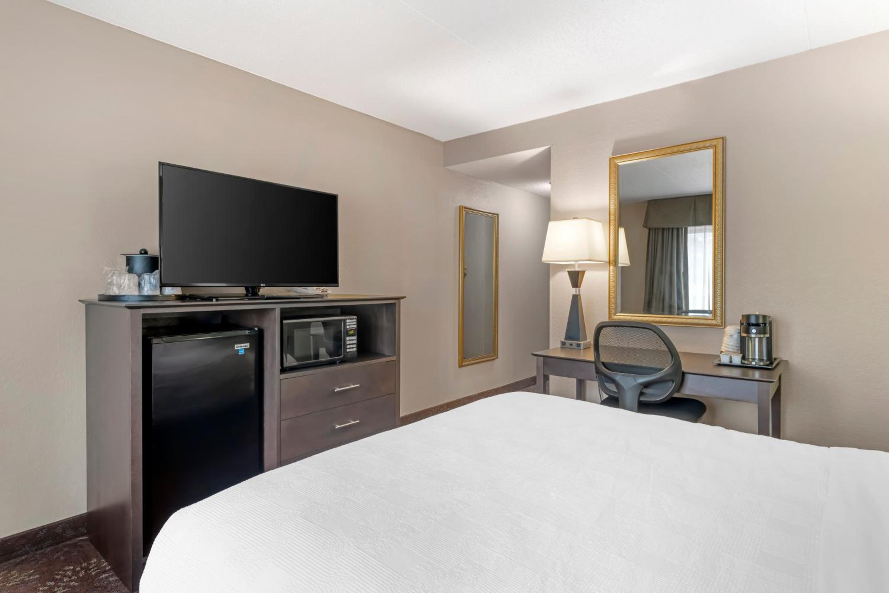 Double Room with Work Desk - Non-Smoking
