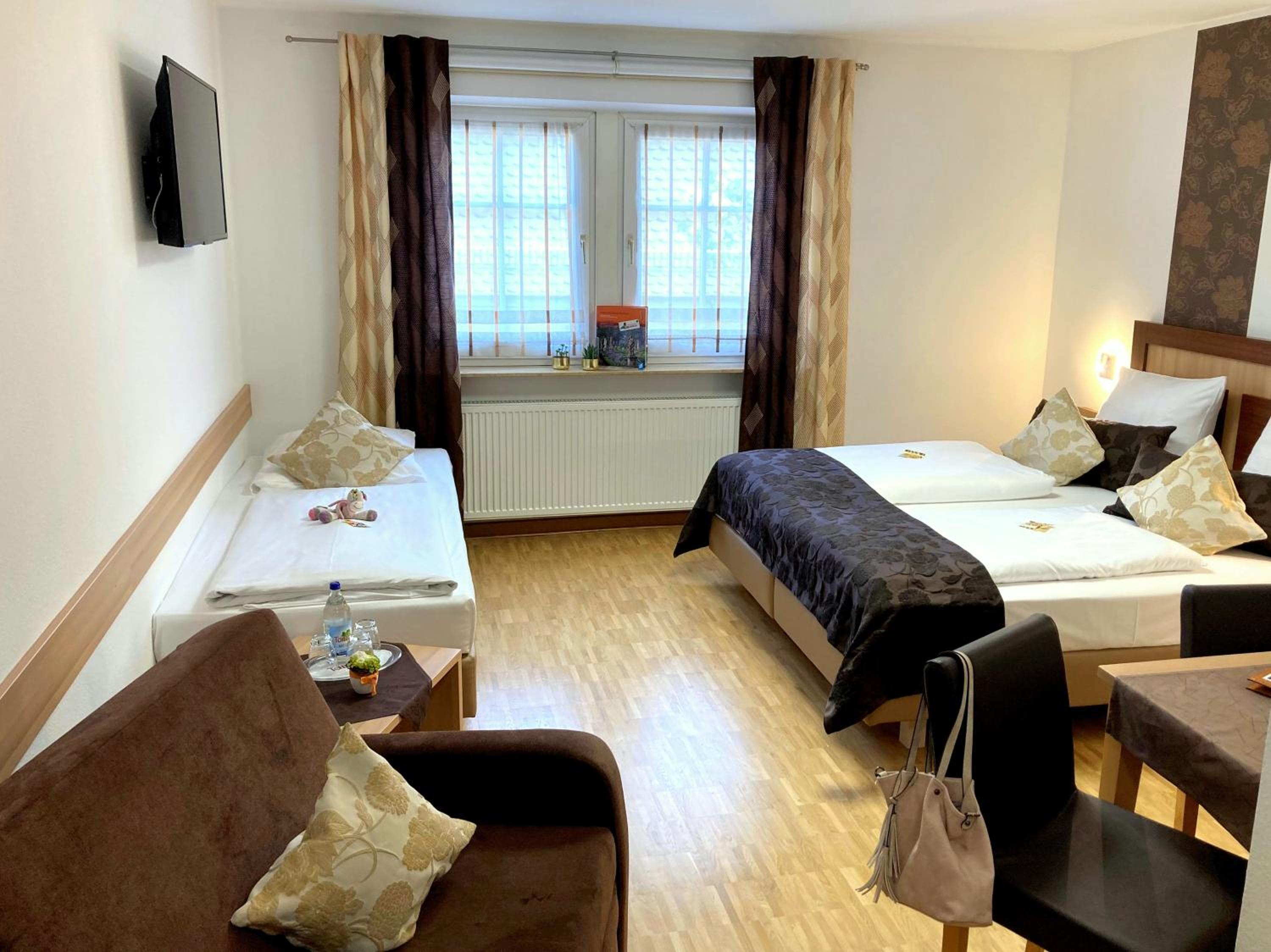 Superior Double/Twin with sofa bed – main building (4-Star-Category)