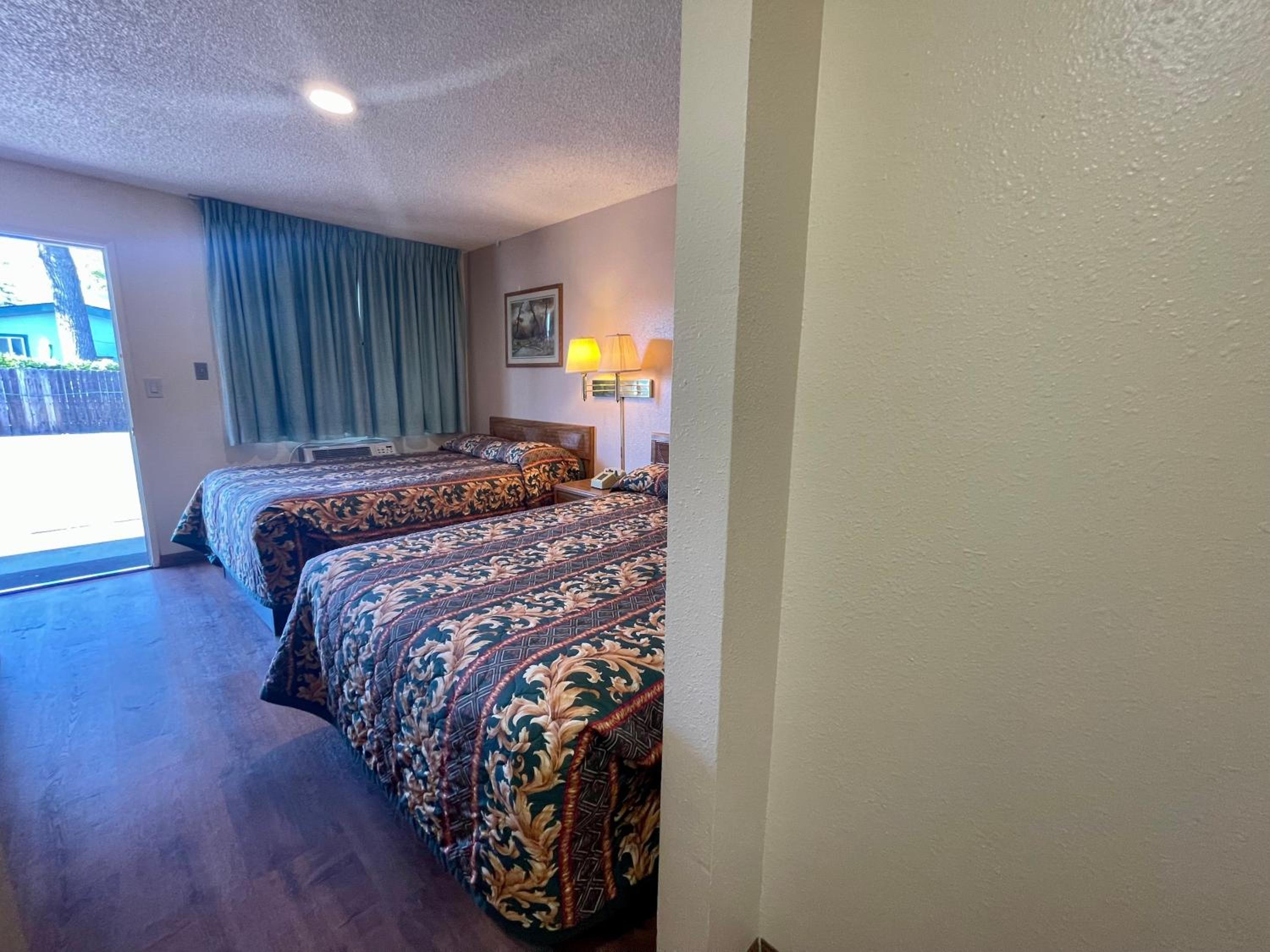 Double Room with Two Double Beds - Non-Smoking