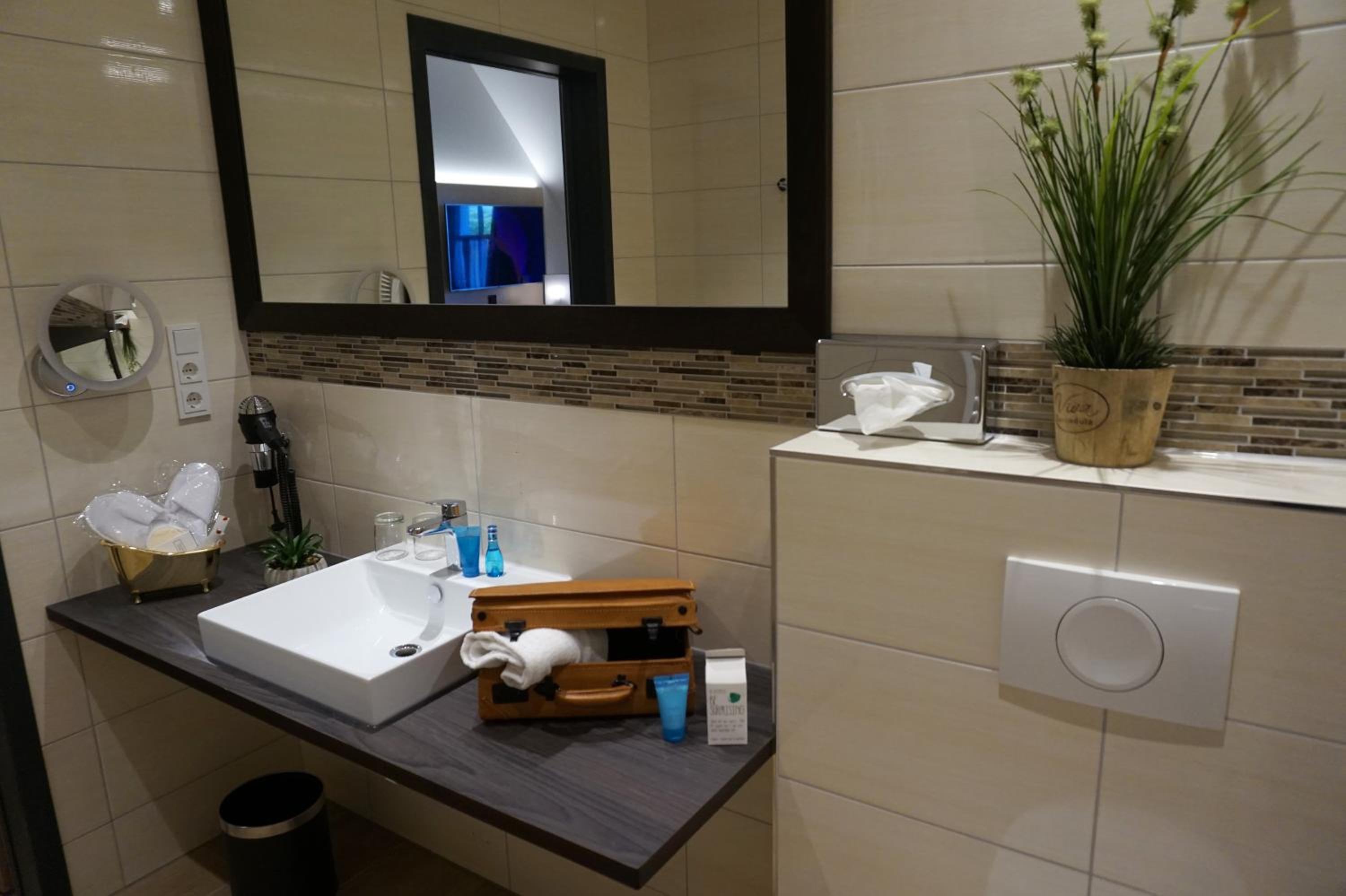 Grand Deluxe Double/Twin – main building- (4-star category)