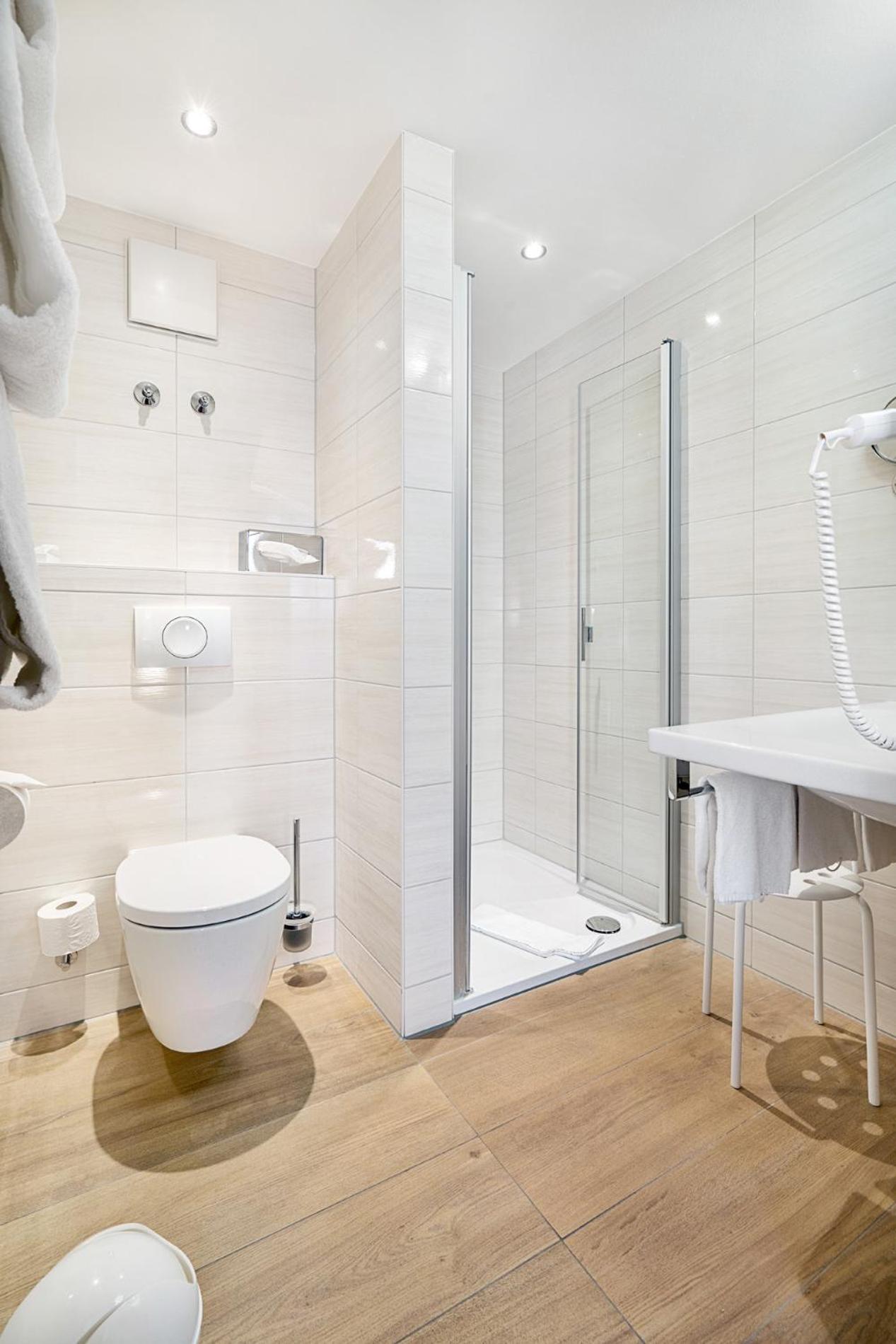 Junior Suite- Annex – (3-Star S- Category)