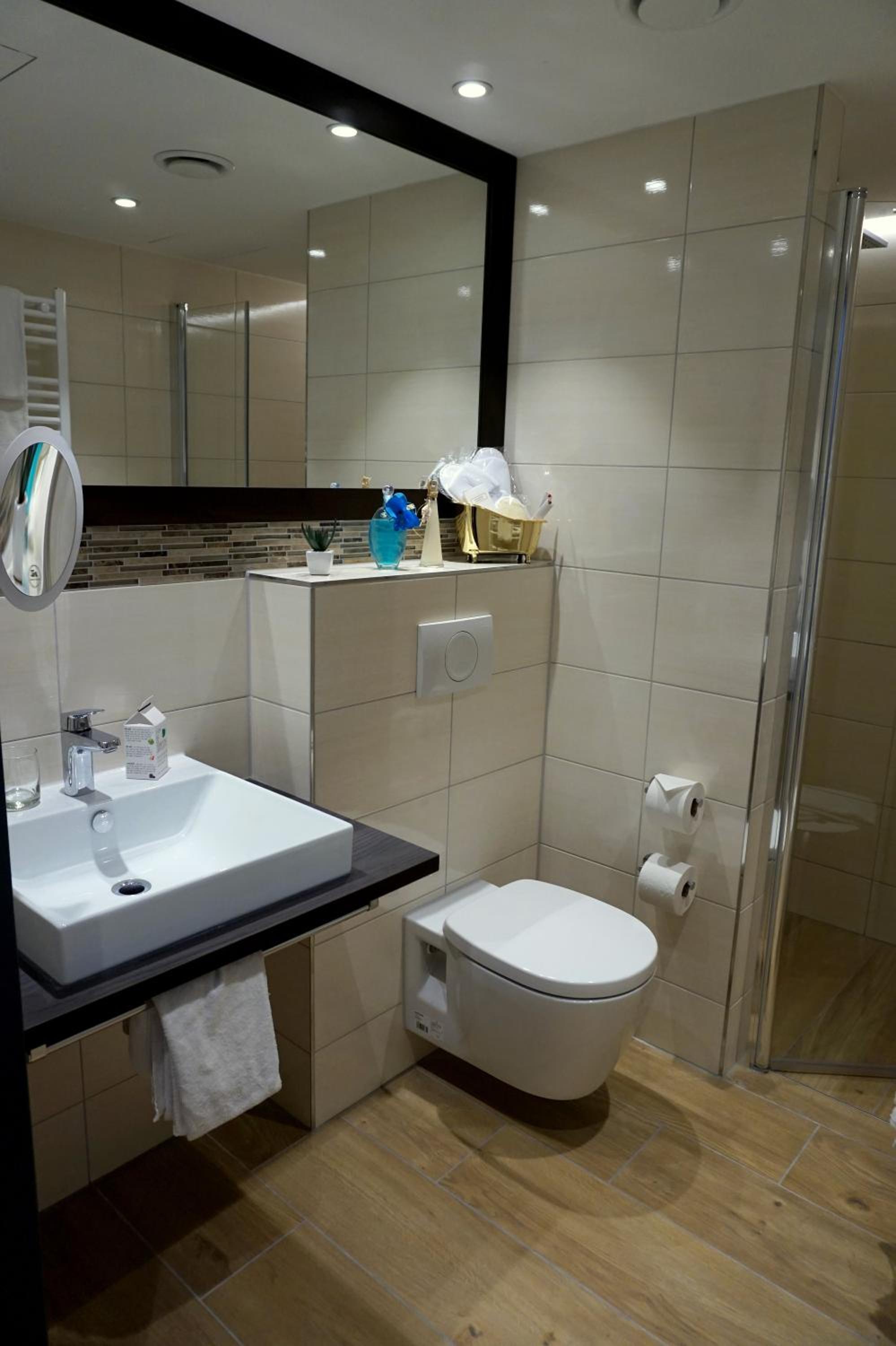 Deluxe Double/Twin Room – main building (4-Star-Category)