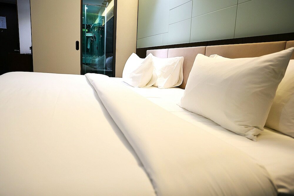 Supreme Deluxe Twin Mountain and River View