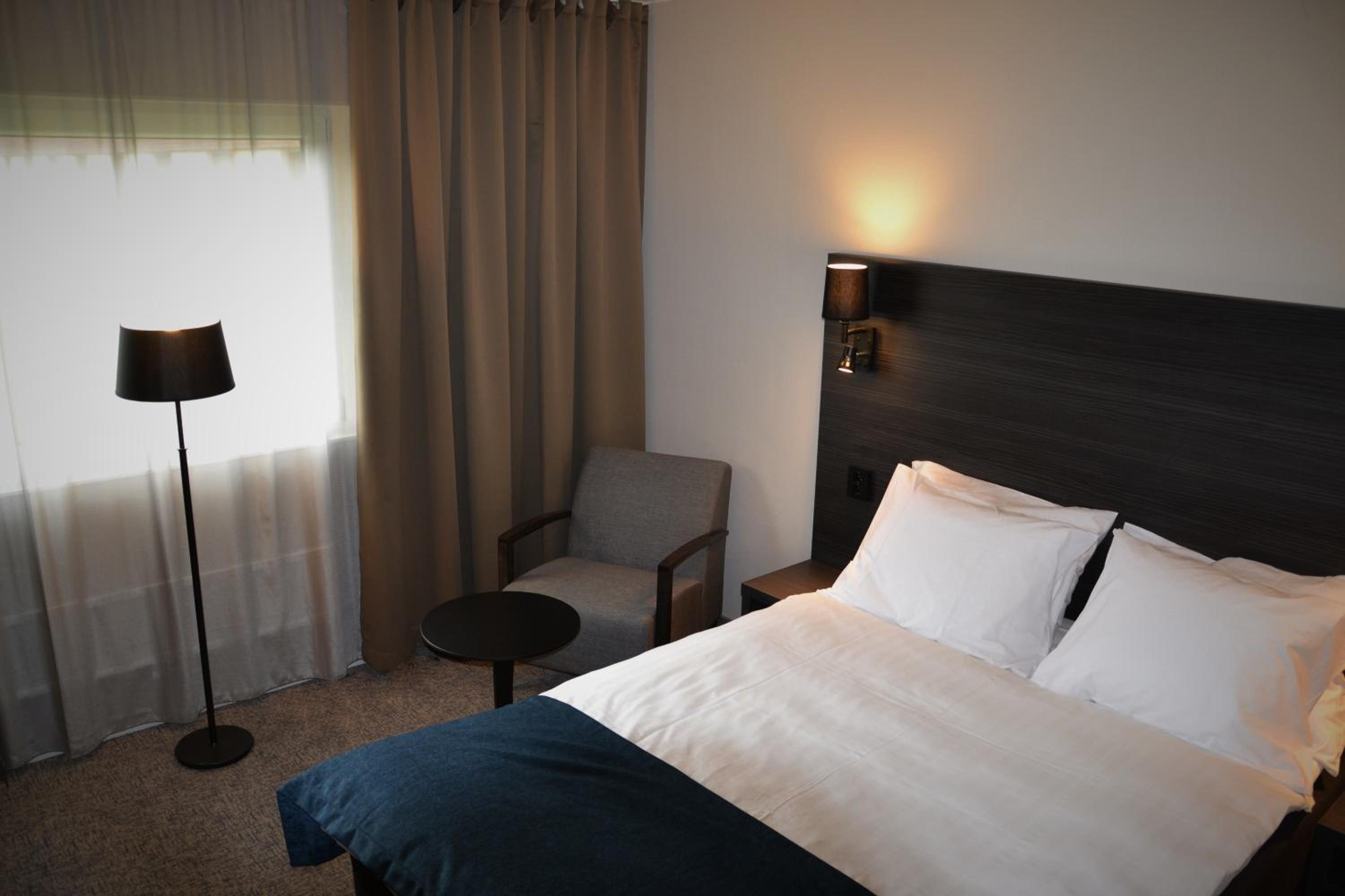 Suite with Spa Bath - Non-Smoking