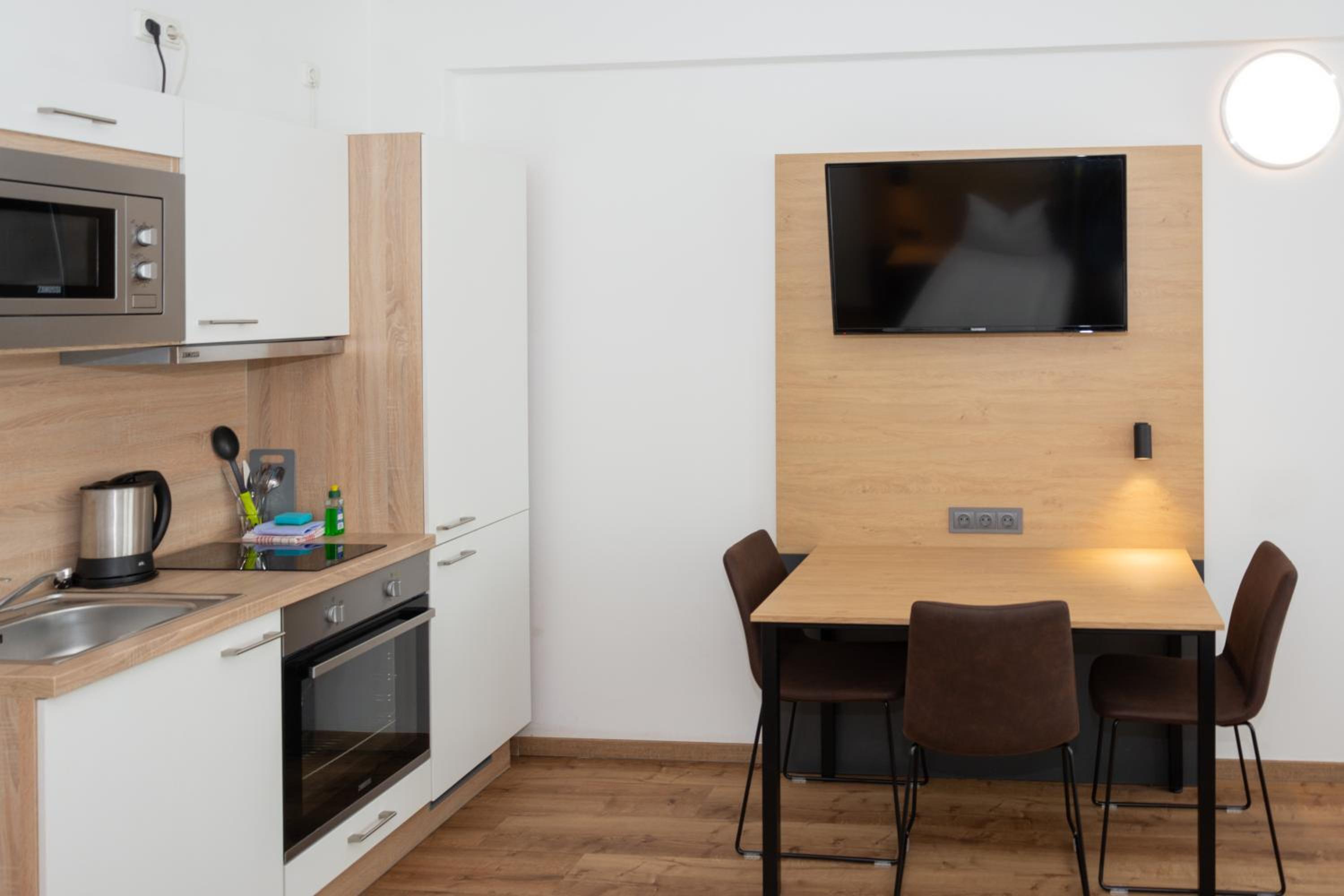 Studio Apartment L with Kitchen