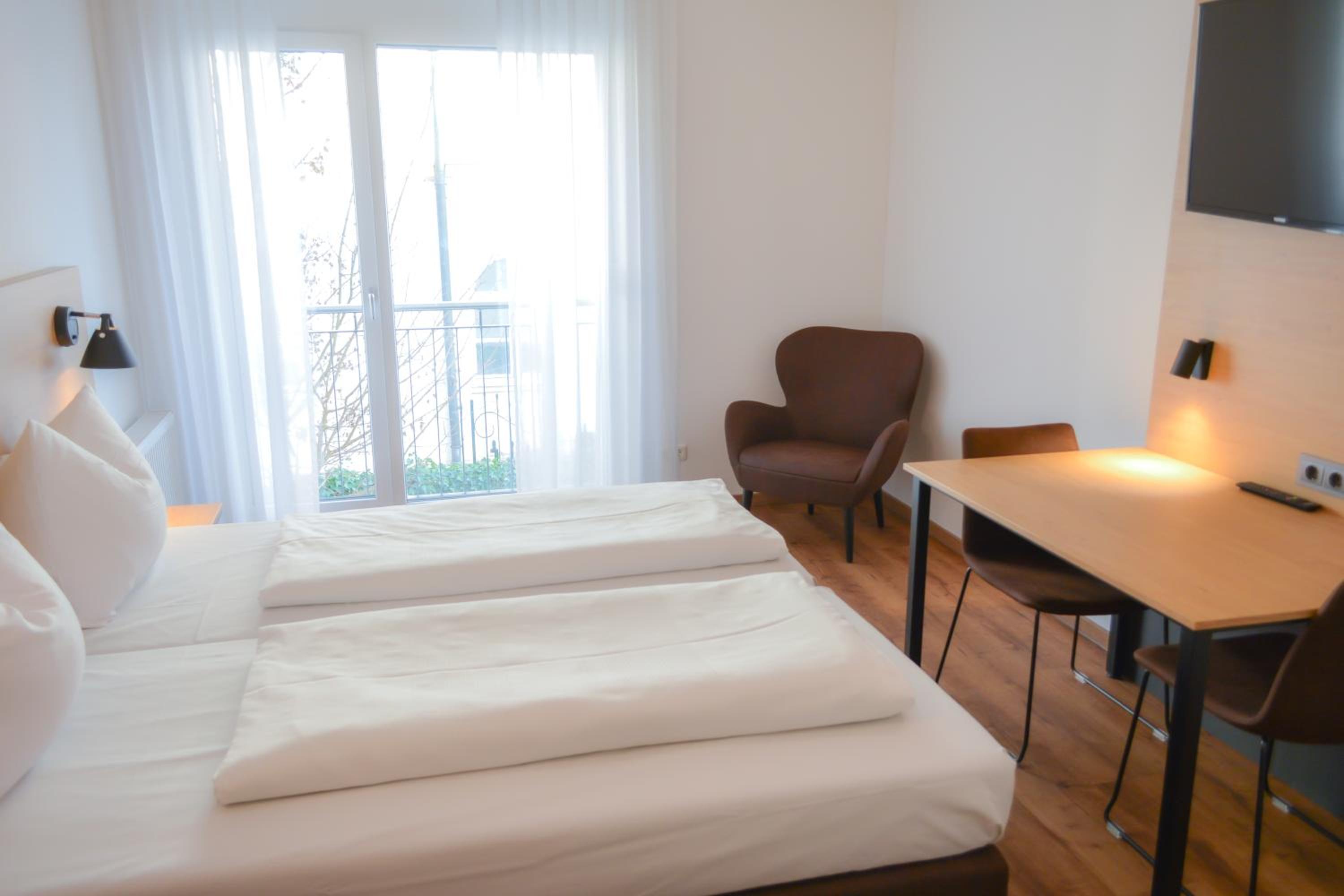 Studio Apartment L with Kitchen